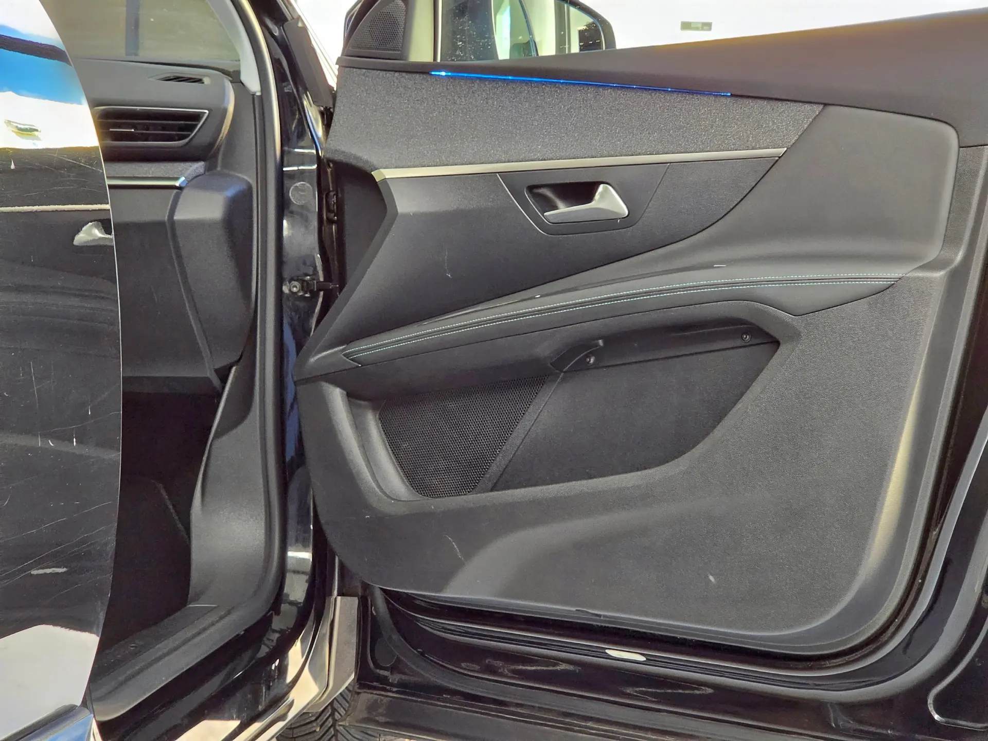 Peugeot 3008 1.6 Hybrid Allure e-EAT8 18