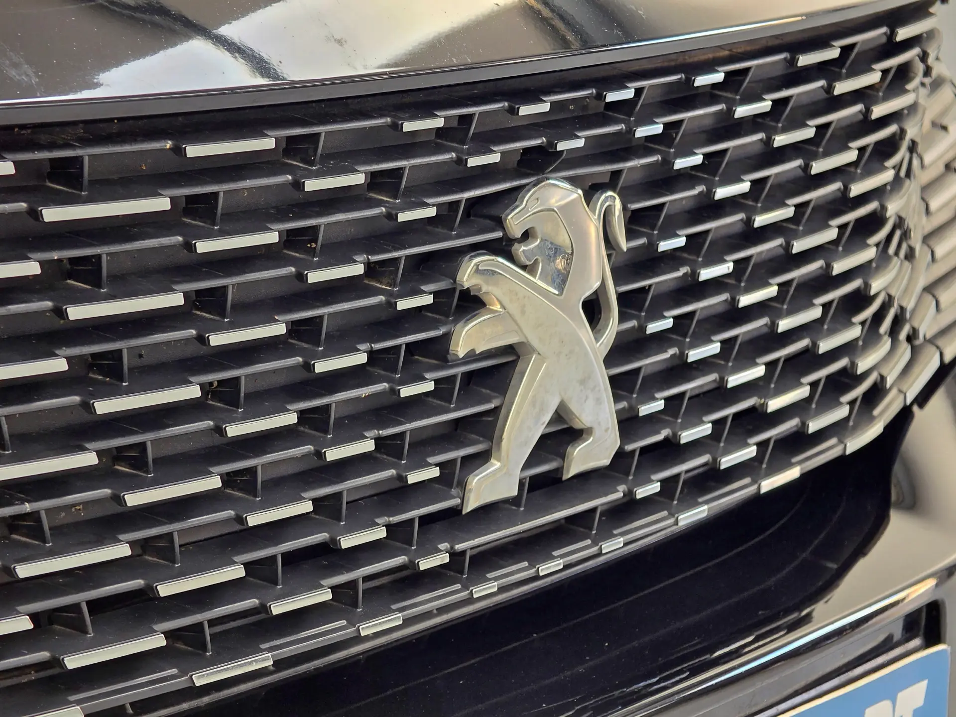 Peugeot 3008 1.6 Hybrid Allure e-EAT8 4
