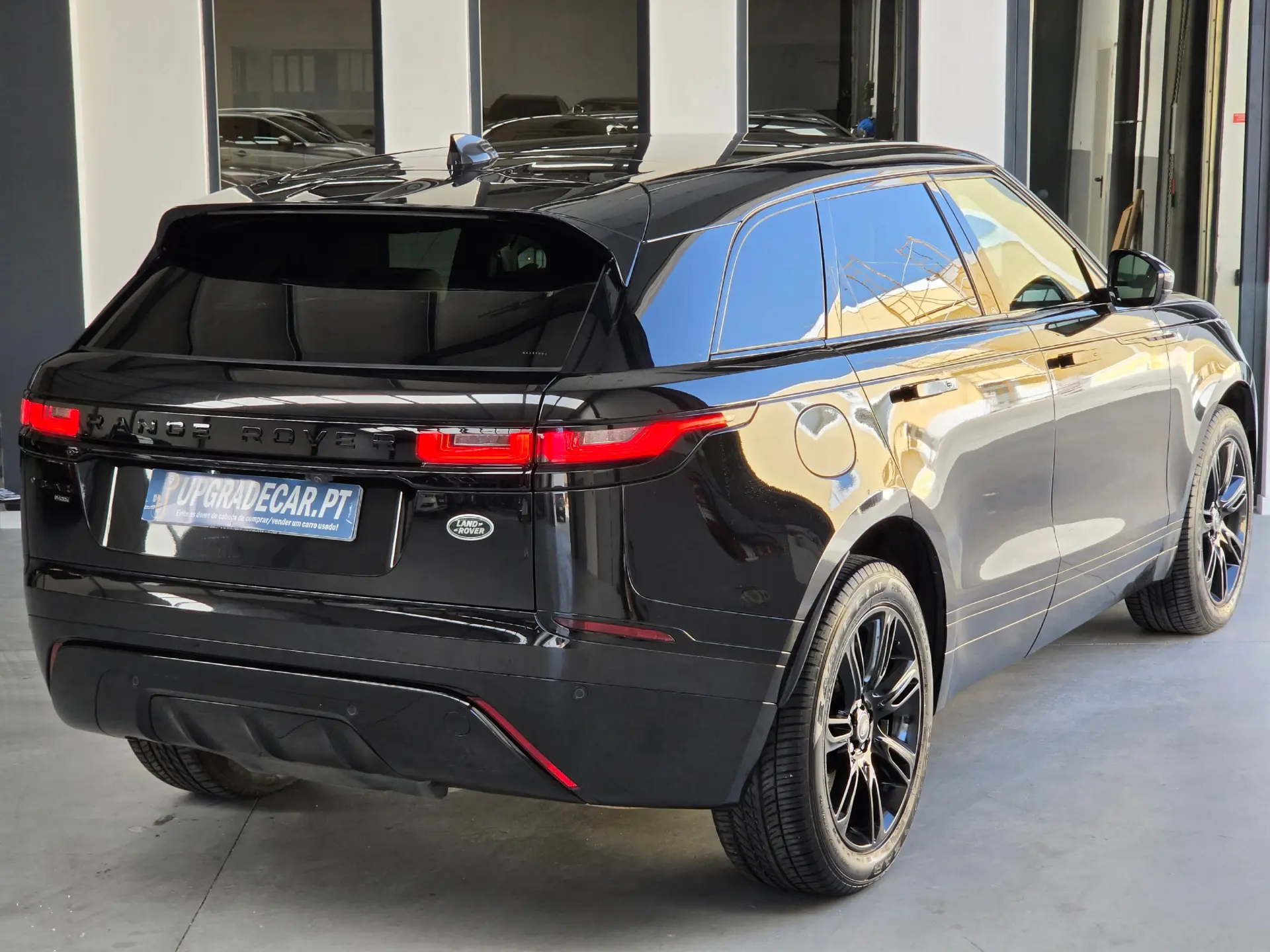 Land Rover Range Rover Velar 2.0 P400e AWD R-Dynamic SE 18