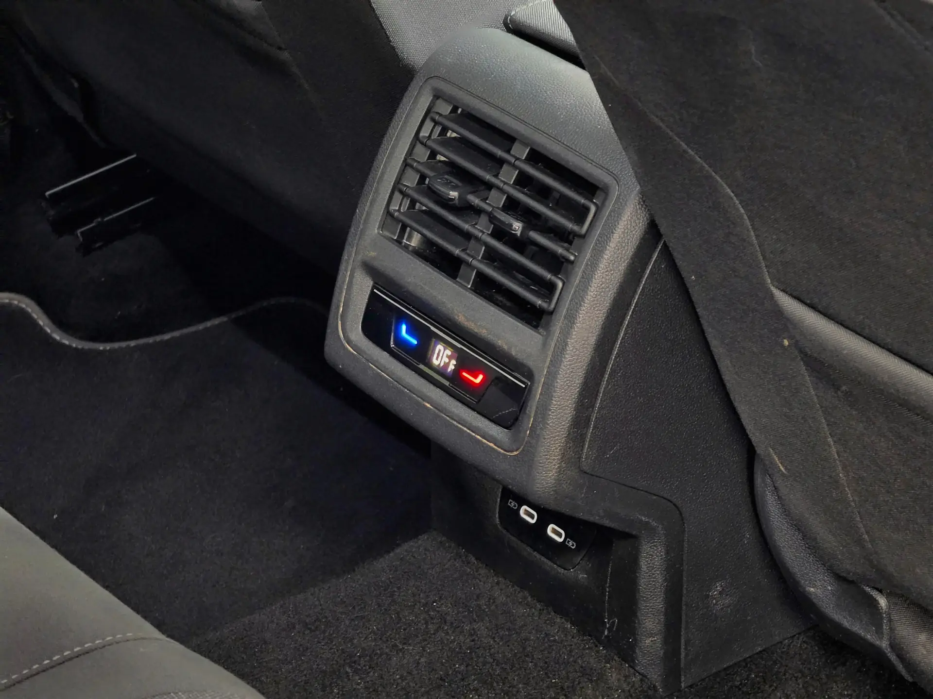 Volkswagen Golf Variant 1.0 eTSI OPF DSG Life 31