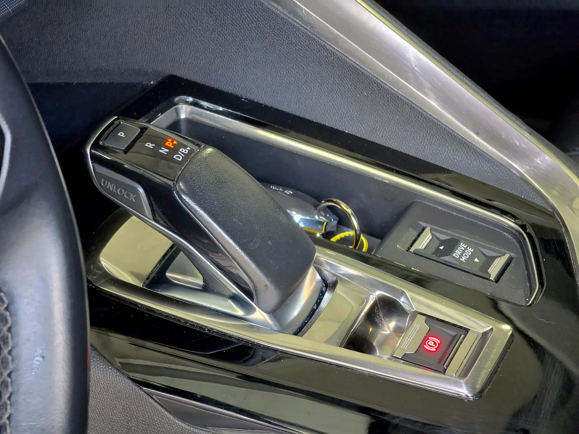 Peugeot 3008 1.6 Hybrid Allure e-EAT8 20