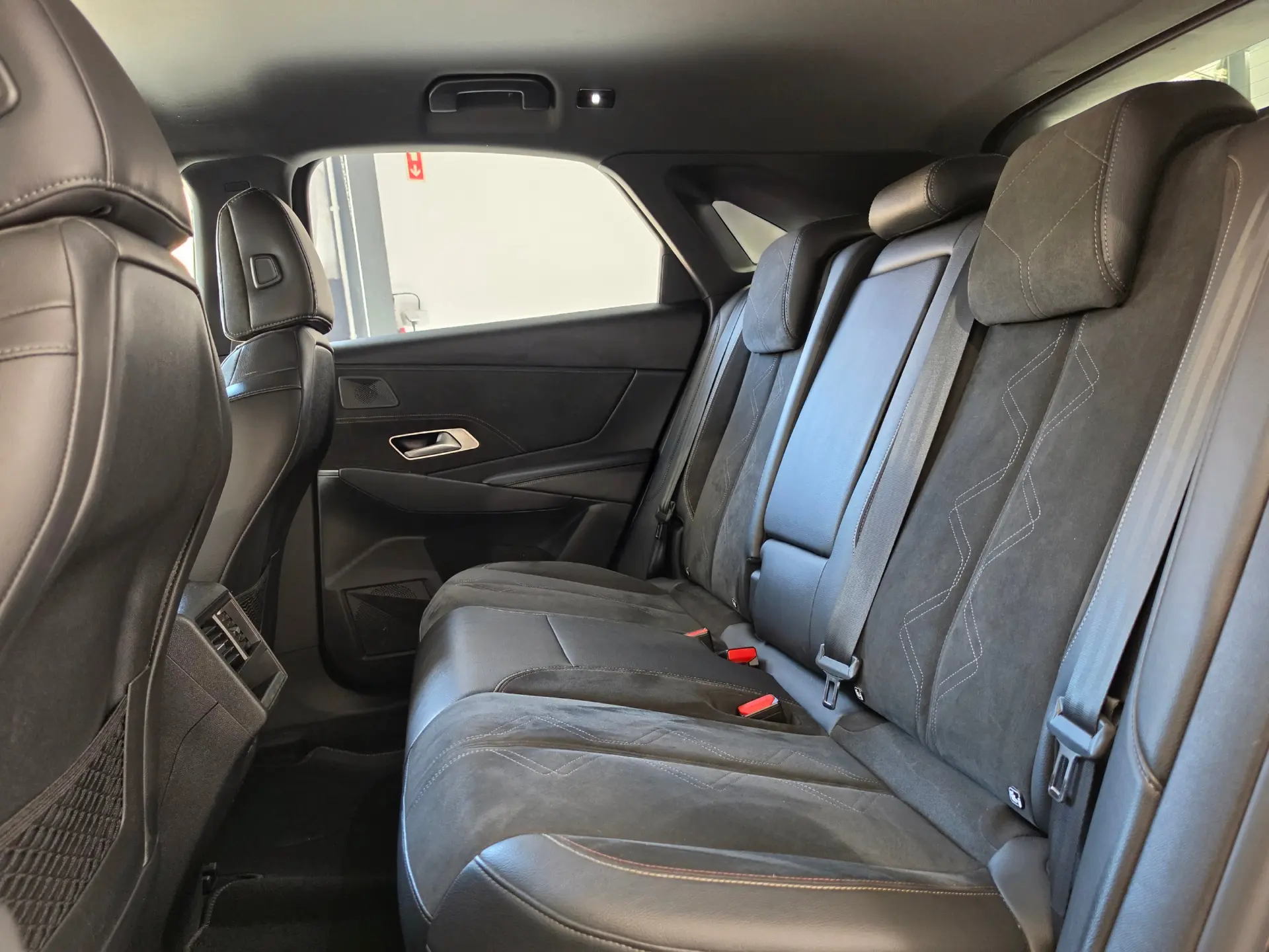 DS DS7 Crossback E-Tense Performance Line EAT8 32