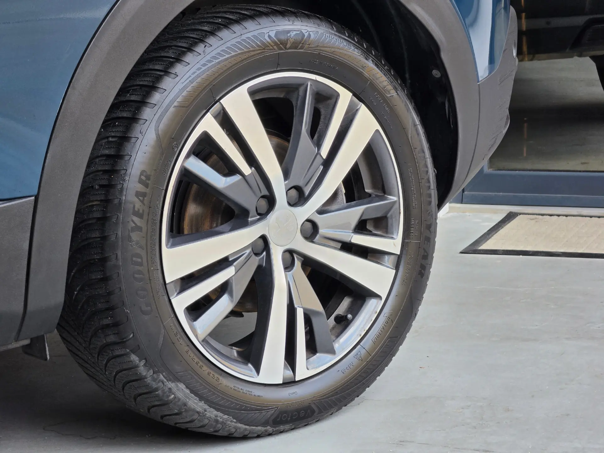 Peugeot 3008 1.6 Hybrid Allure e-EAT8 7
