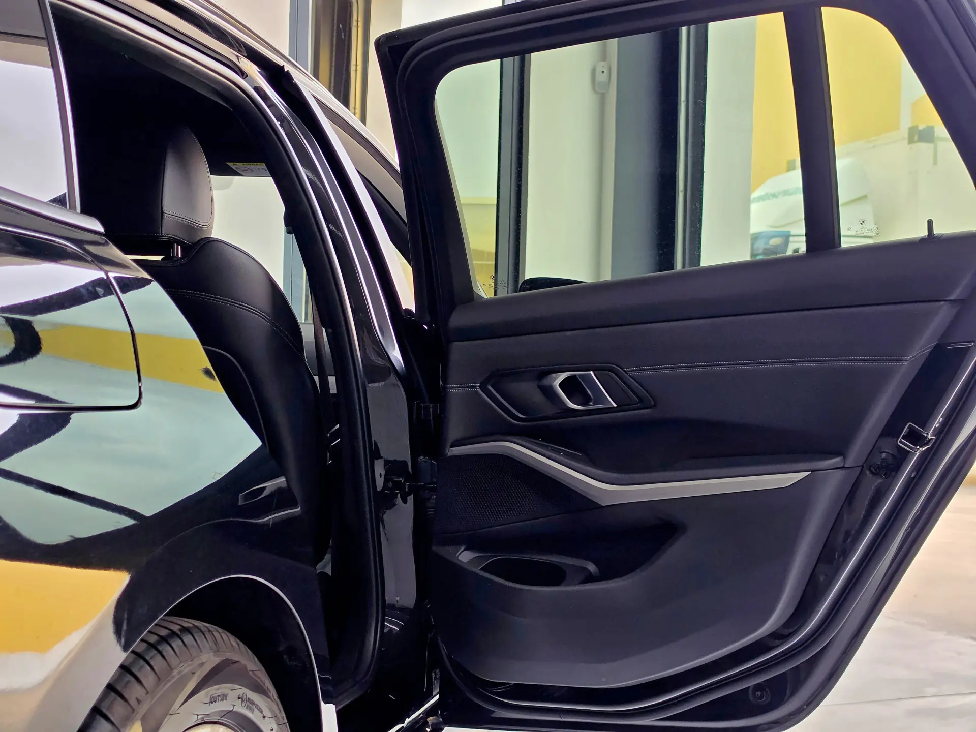 BMW 320 e Line Sport Auto 32
