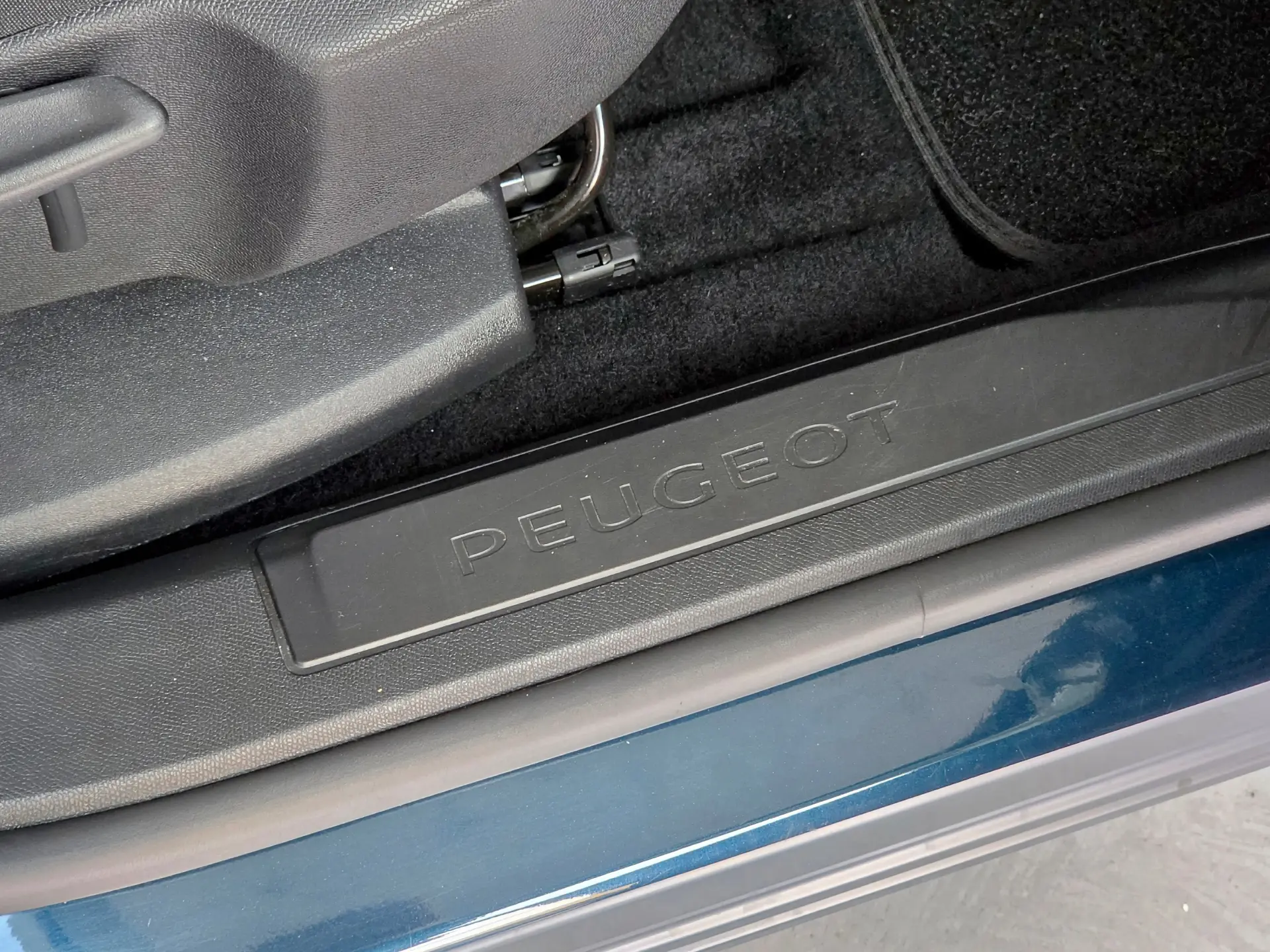 Peugeot 3008 1.6 Hybrid Allure e-EAT8 27