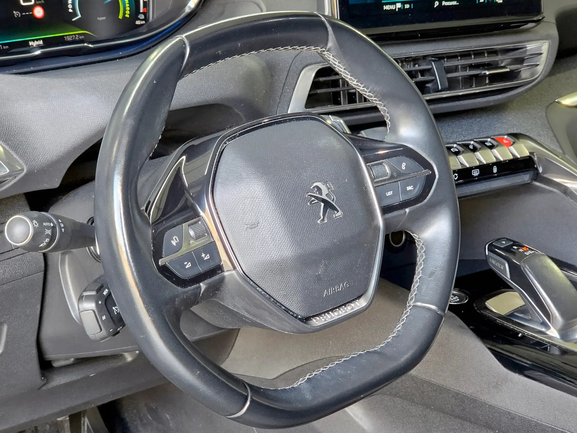 Peugeot 3008 1.6 Hybrid Allure e-EAT8 21