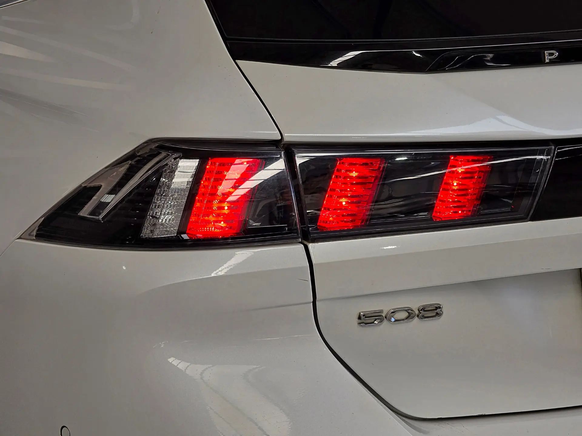 Peugeot 508 SW 1.6 Hybrid Allure e-EAT8 10