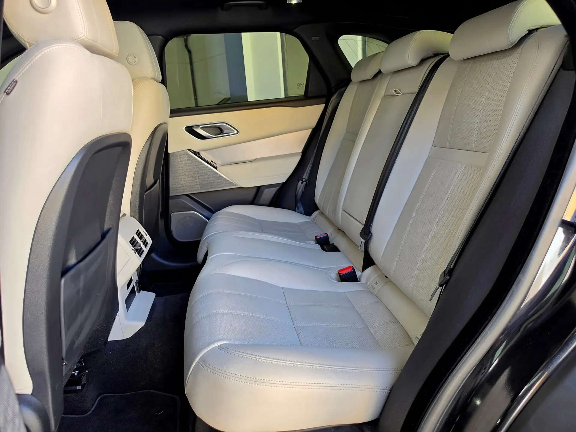 Land Rover Range Rover Velar 2.0 P400e AWD R-Dynamic SE 44