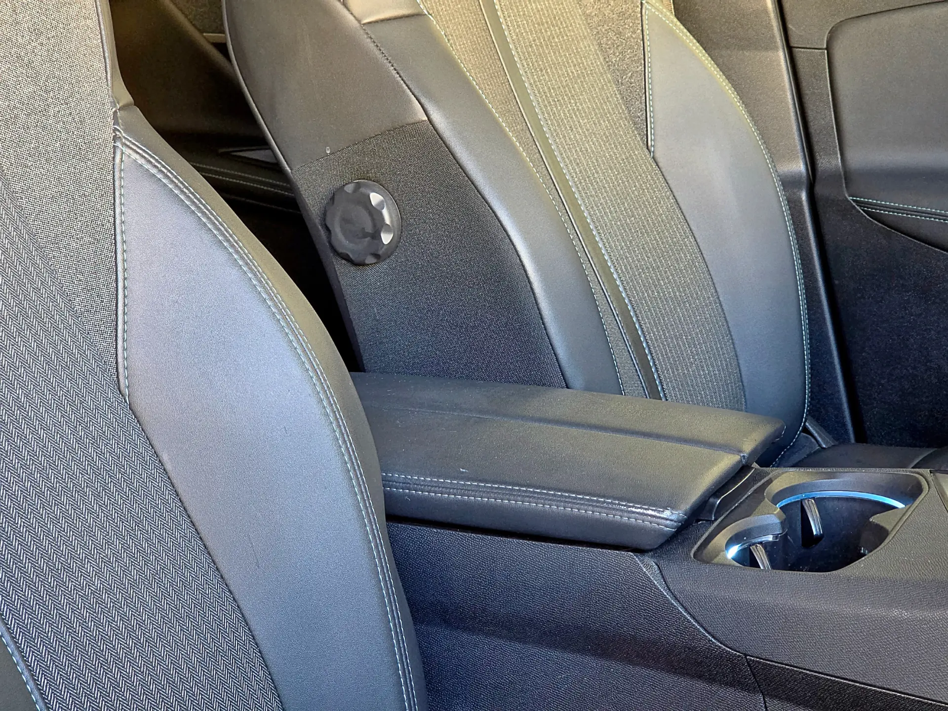 Peugeot 3008 1.6 Hybrid Allure e-EAT8 20
