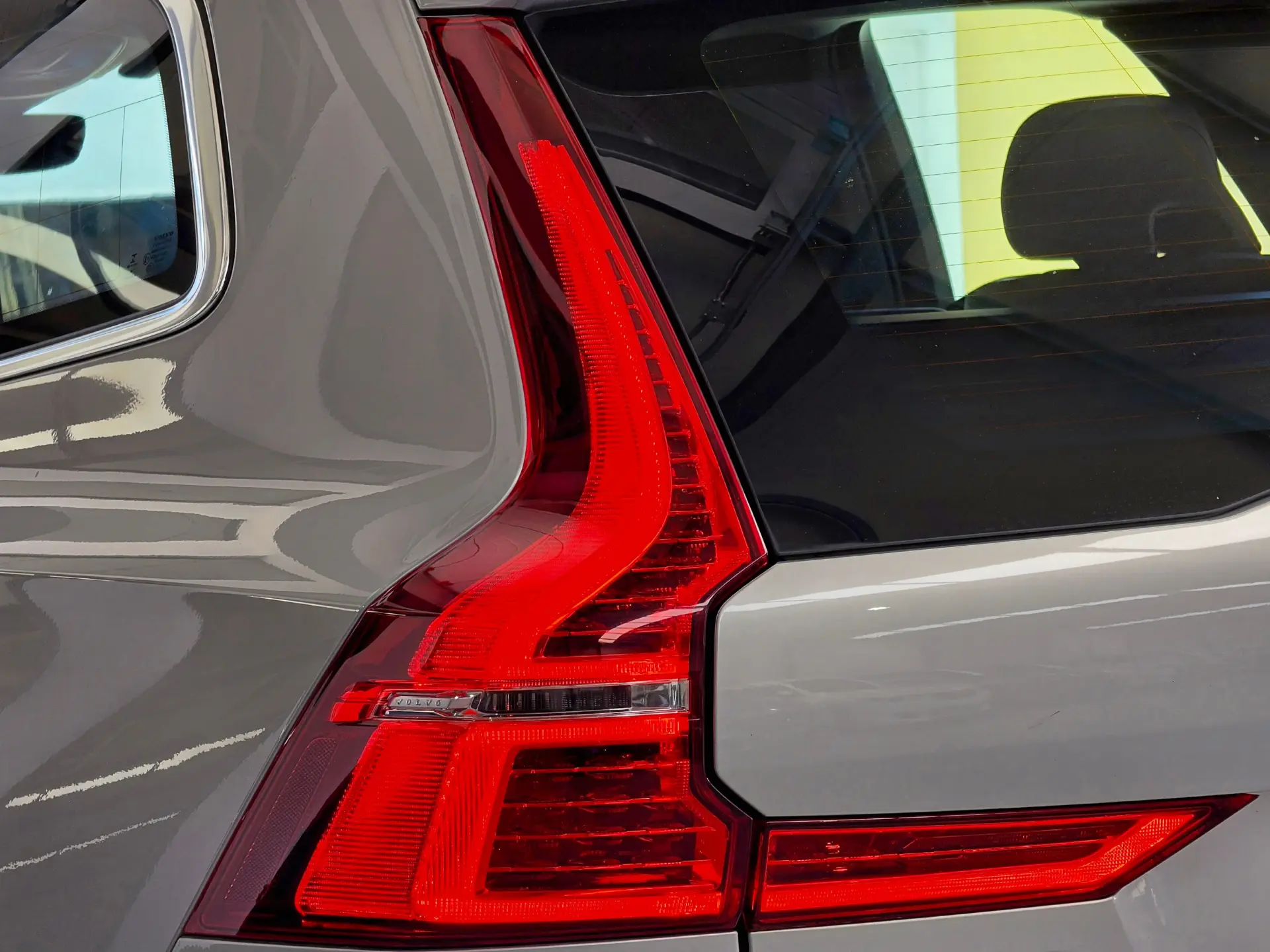 Volvo XC 60 2.0 T6 PHEV Inscription AWD 14