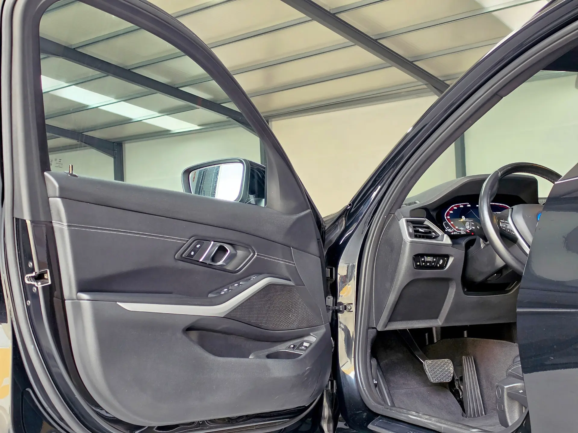BMW 320 e Line Sport Auto 15