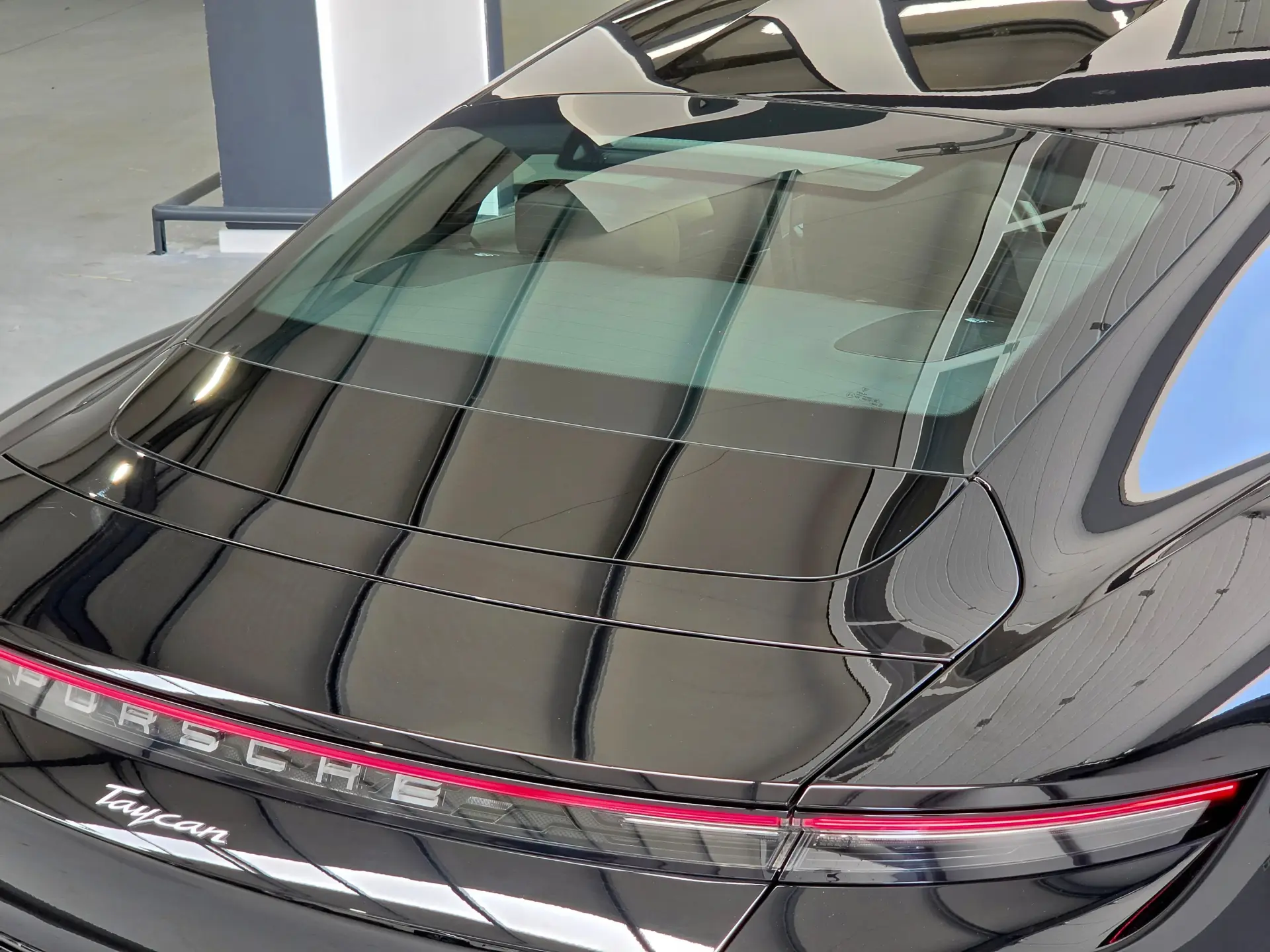 Porsche Taycan 4 25