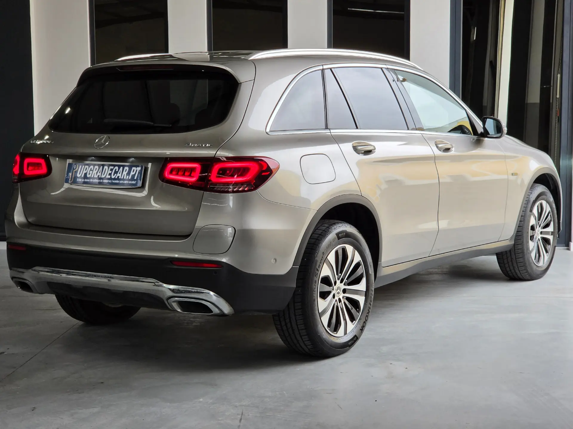 Mercedes-Benz GLC 300 e 4Matic 9