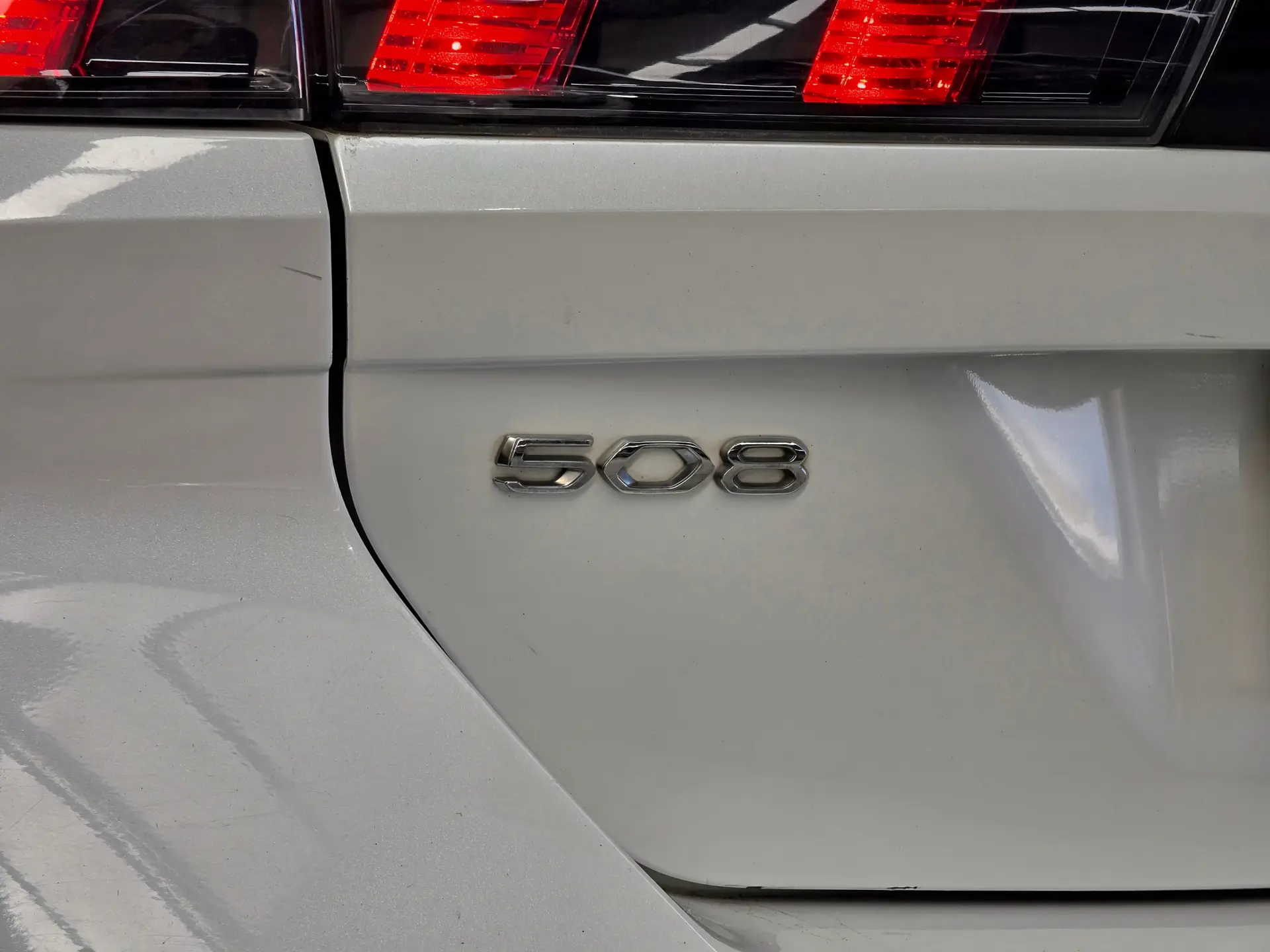 Peugeot 508 SW 1.6 Hybrid Allure e-EAT8 11