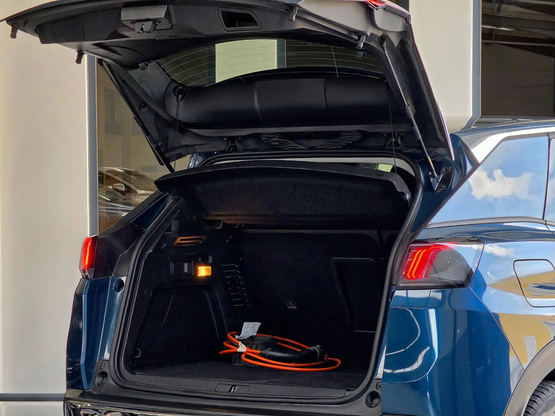 Peugeot 3008 1.6 Hybrid Allure e-EAT8 35