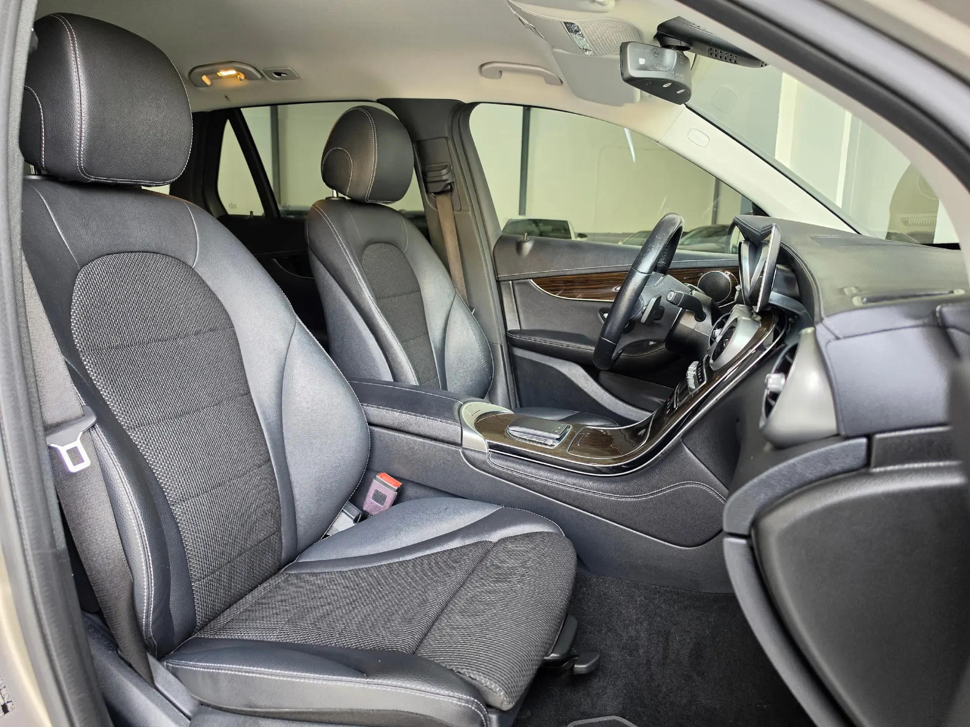 Mercedes-Benz GLC 300 e 4Matic 23