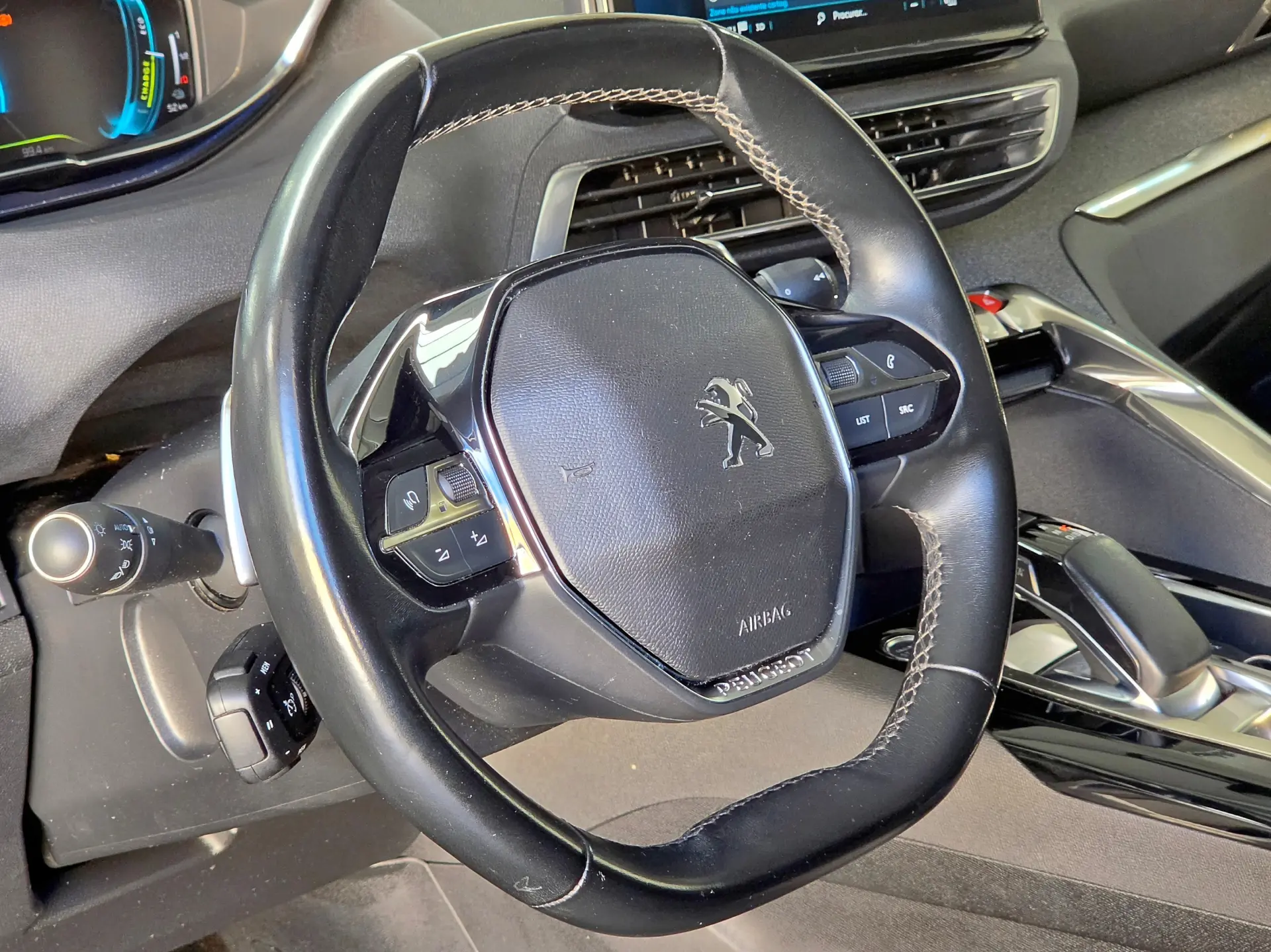 Peugeot 3008 1.6 Hybrid Allure e-EAT8 17