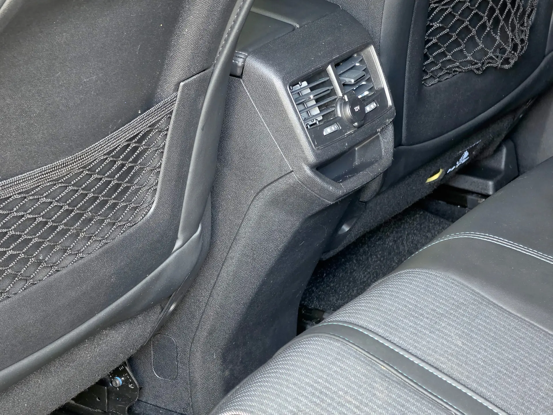 Peugeot 3008 1.6 Hybrid Allure e-EAT8 31