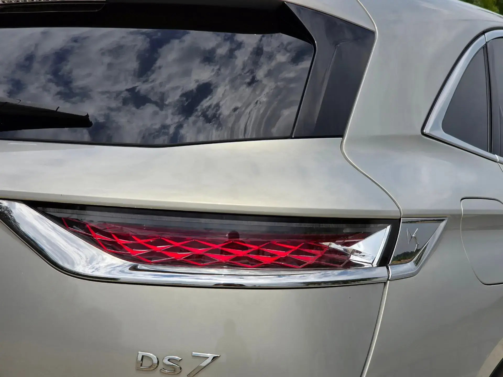 DS DS7 Crossback E-Tense Bastille+ EAT8 15
