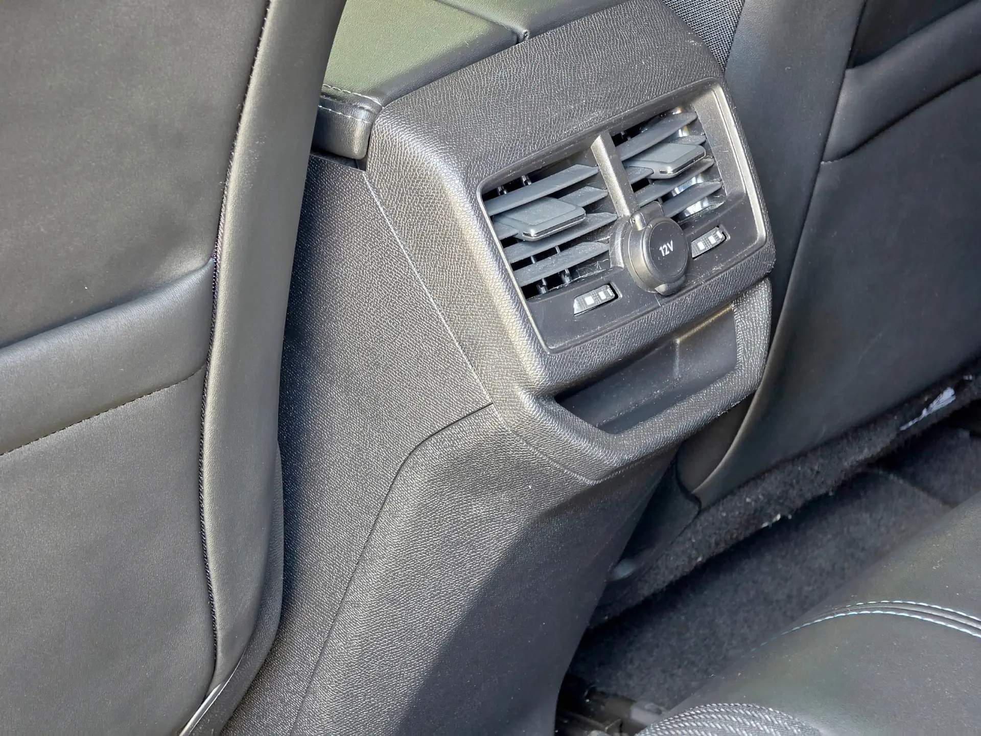 Peugeot 3008 1.6 Hybrid Allure e-EAT8 36