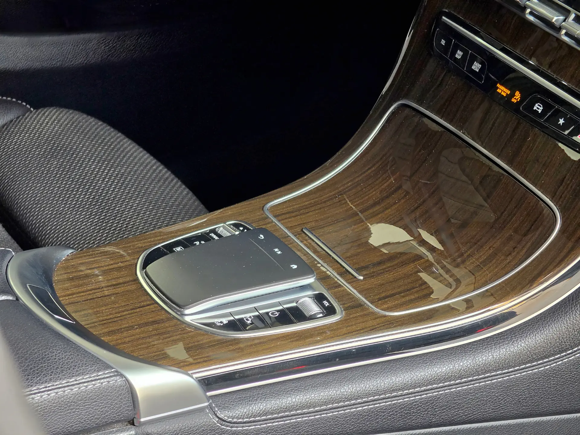 Mercedes-Benz GLC 300 e 4Matic 26