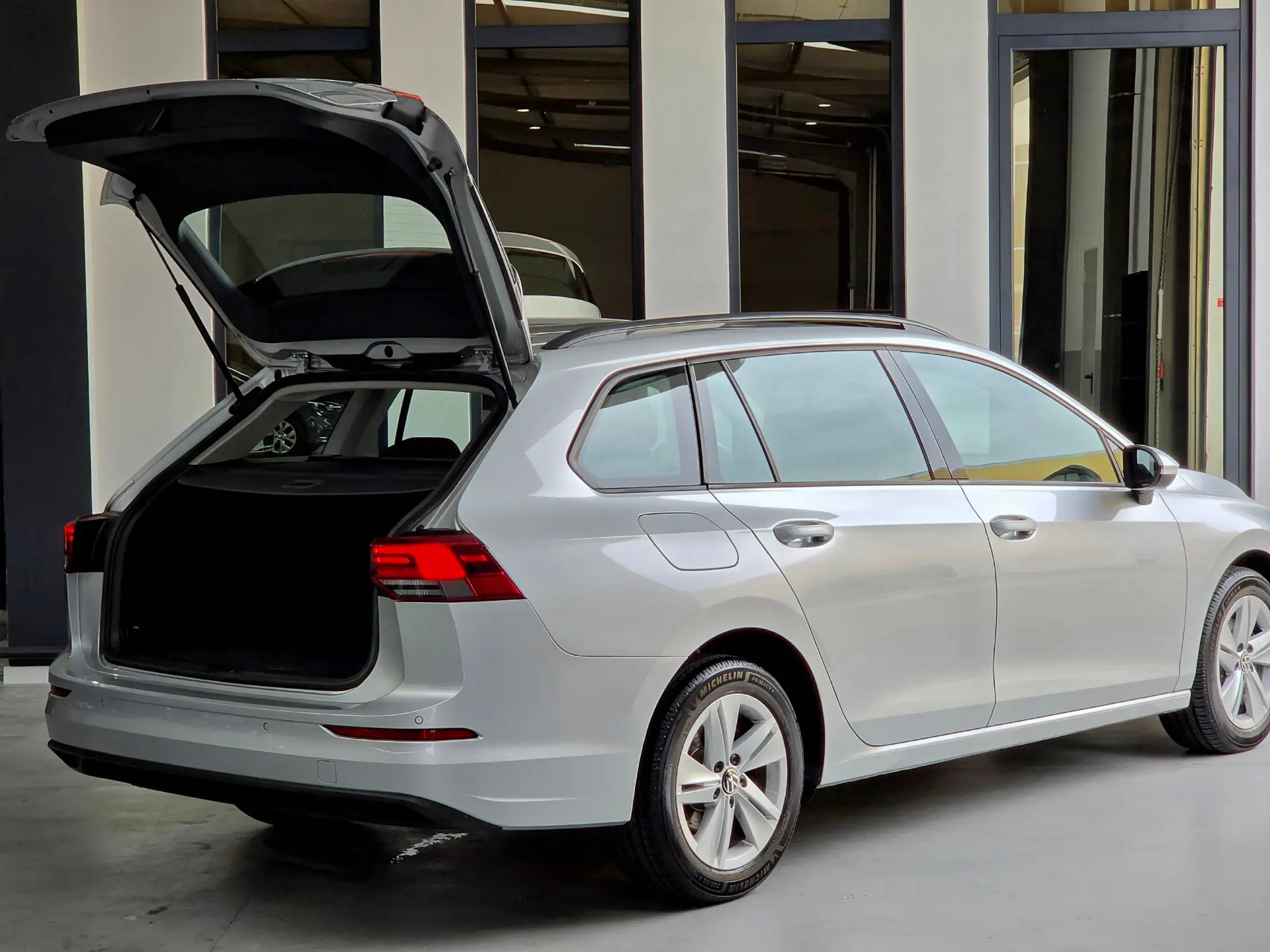 Volkswagen Golf Variant 1.0 eTSI OPF DSG Life 34