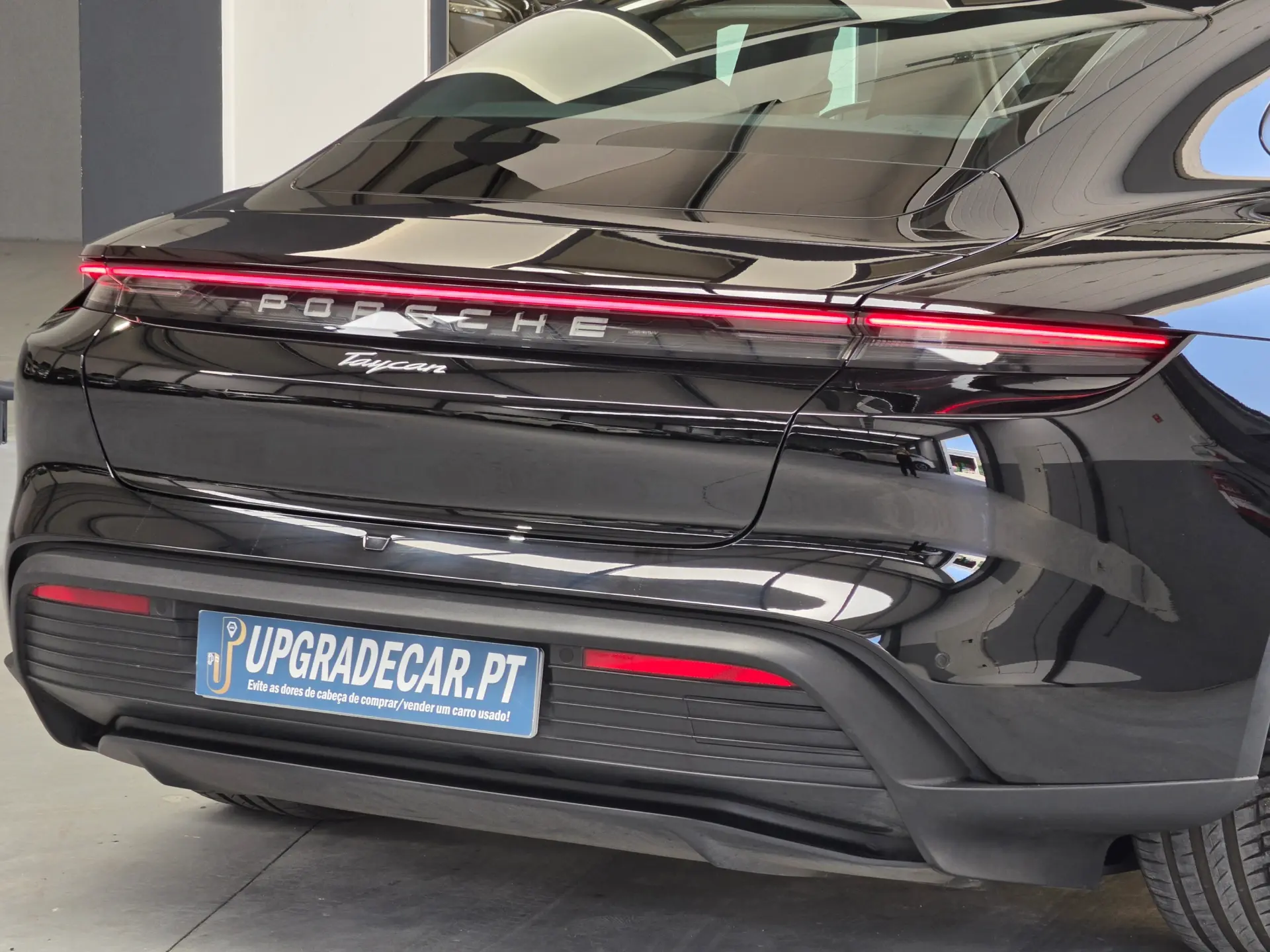 Porsche Taycan 4 18