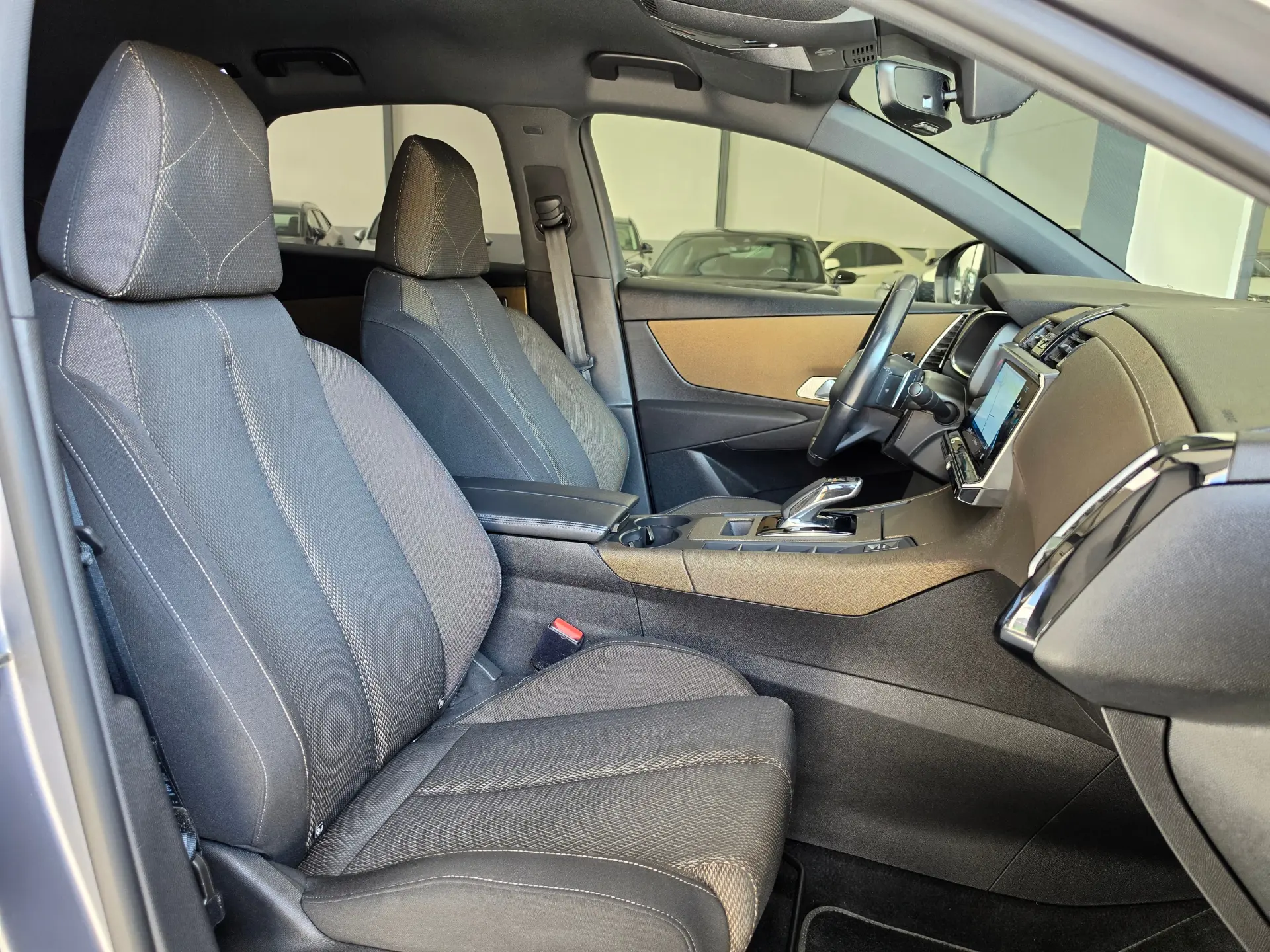 DS DS7 Crossback E-Tense Bastille+ EAT8 23