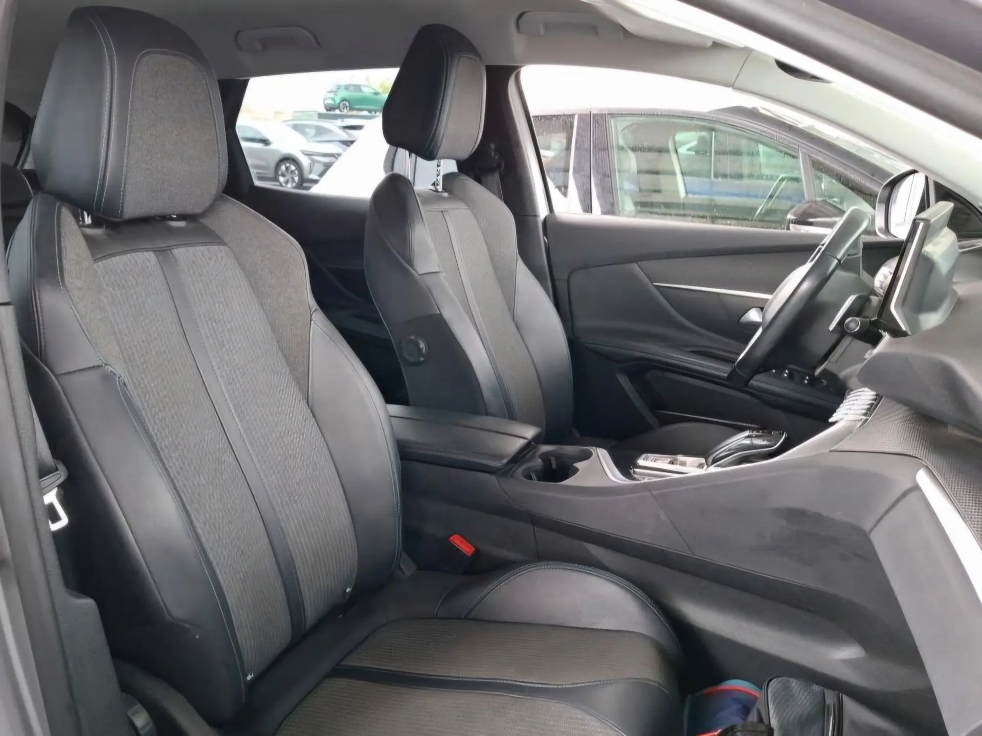 Peugeot 3008 1.6 Hybrid Allure e-EAT8 5