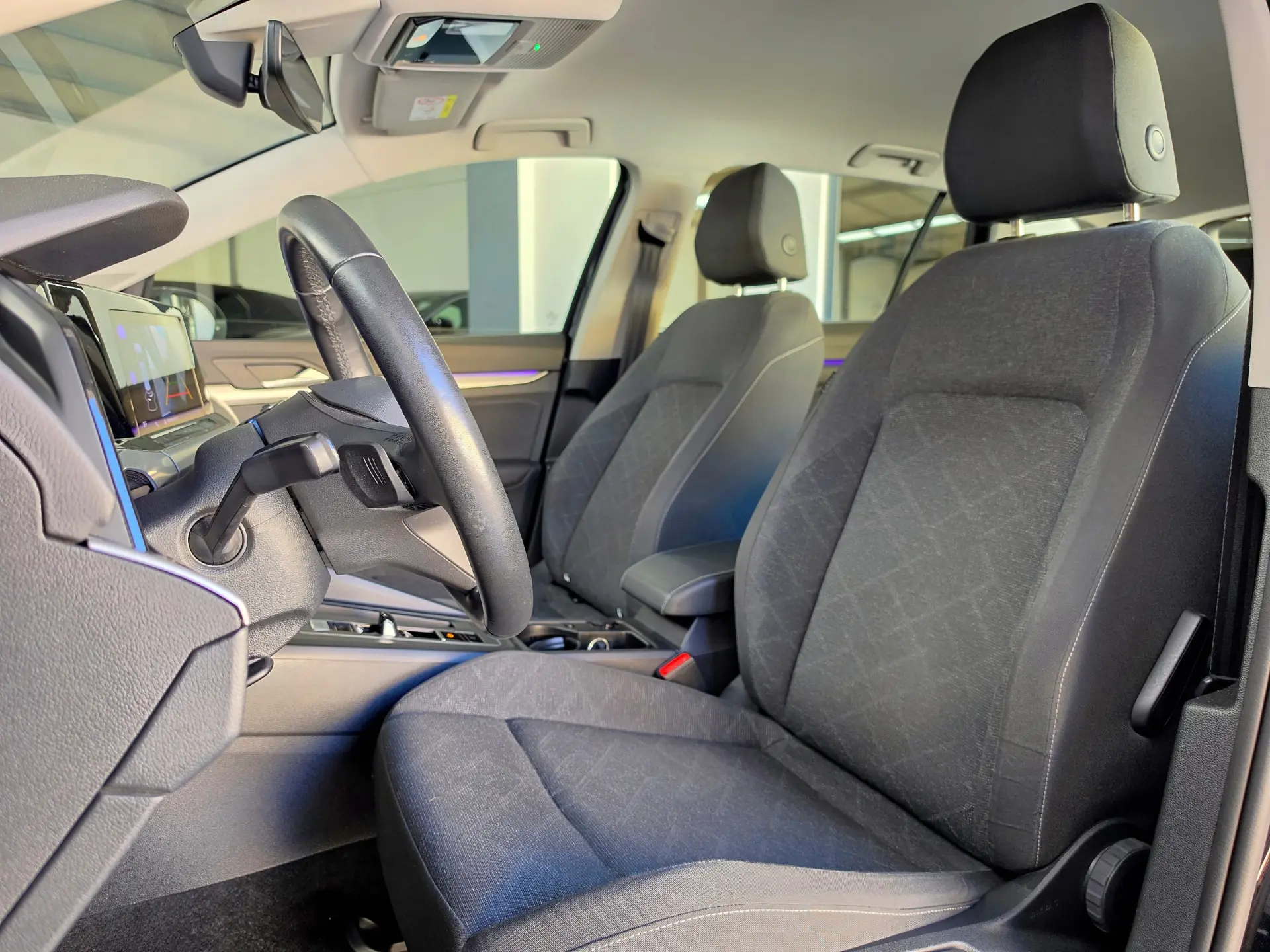 Volkswagen Golf Variant 1.0 eTSI OPF DSG Life 17