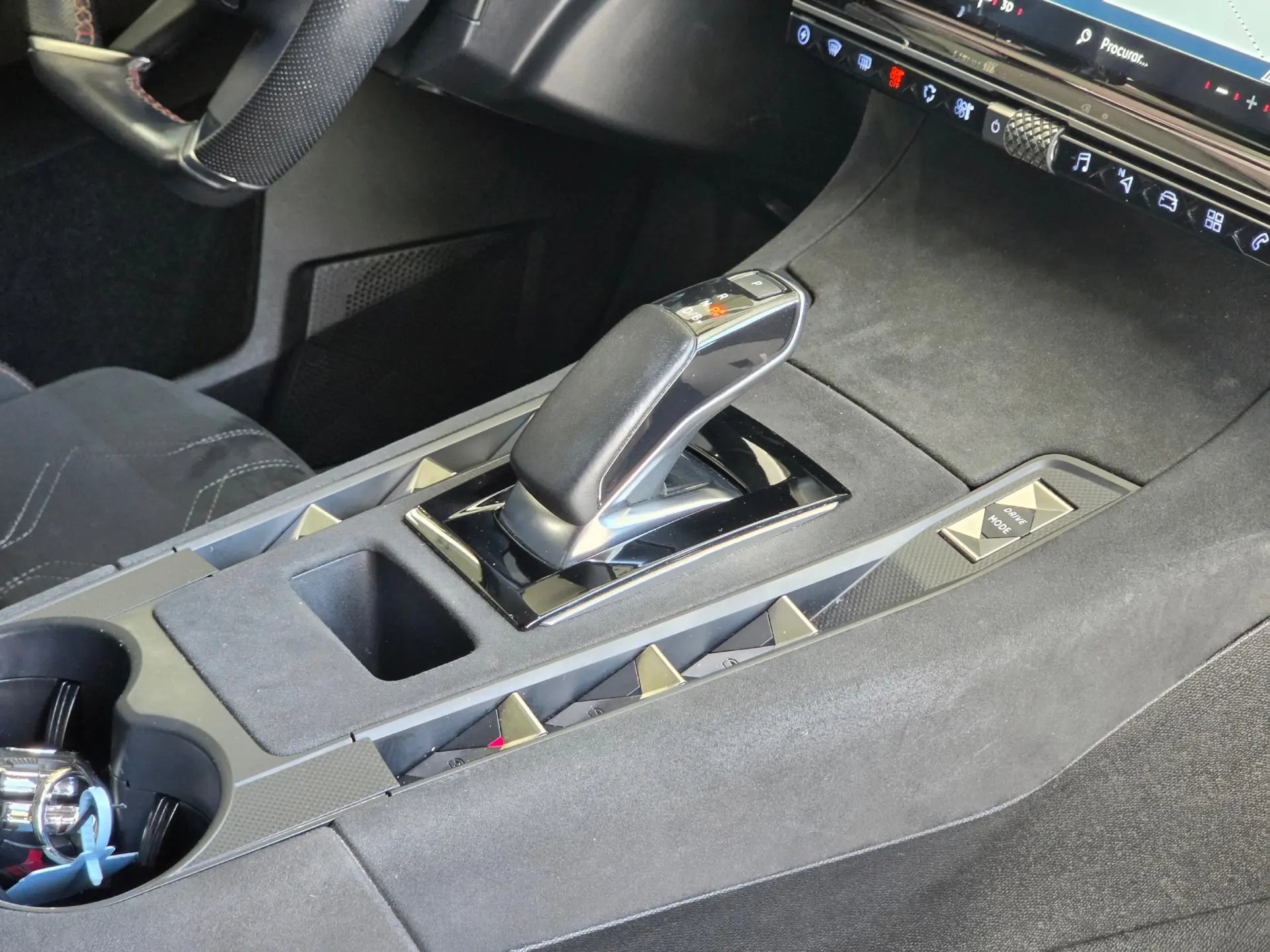 DS DS7 Crossback E-Tense Performance Line EAT8 26