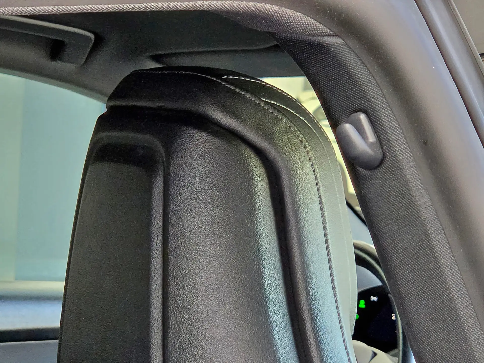 Porsche Taycan 4 47