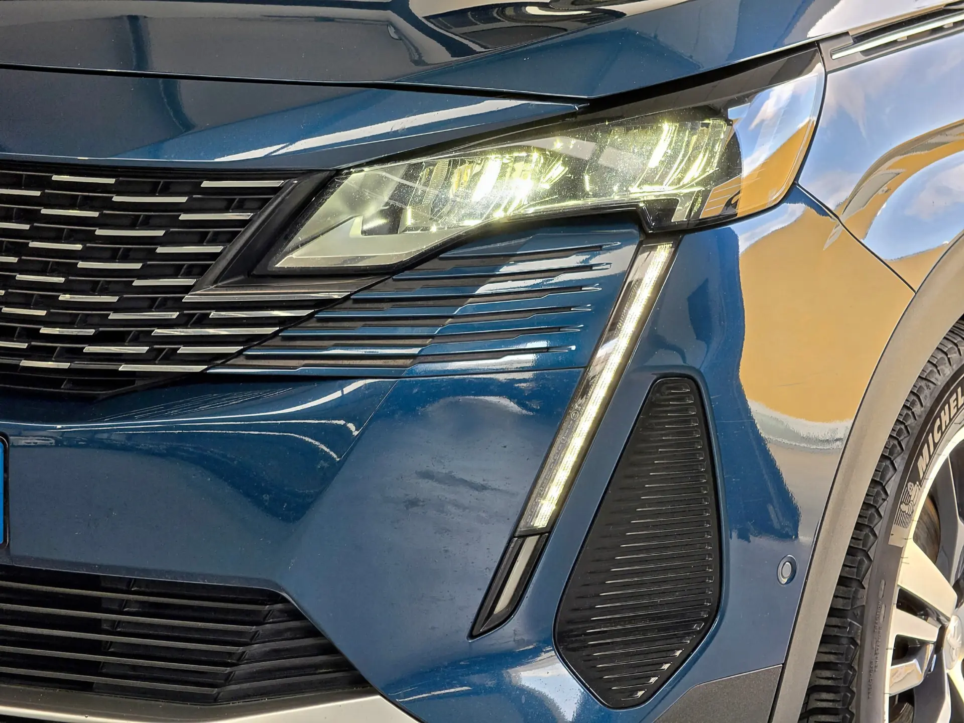 Peugeot 3008 1.6 Hybrid Allure e-EAT8 4