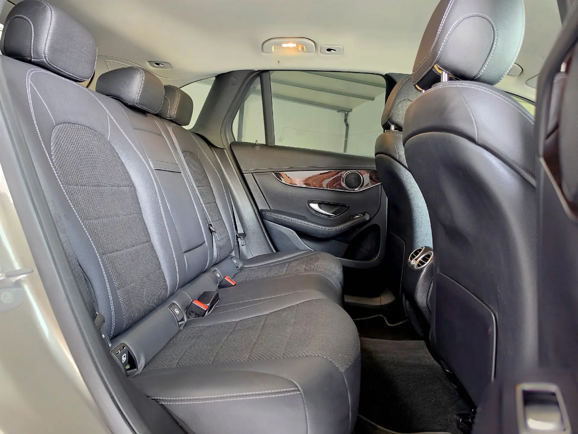 Mercedes-Benz GLC 300 e 4Matic 31