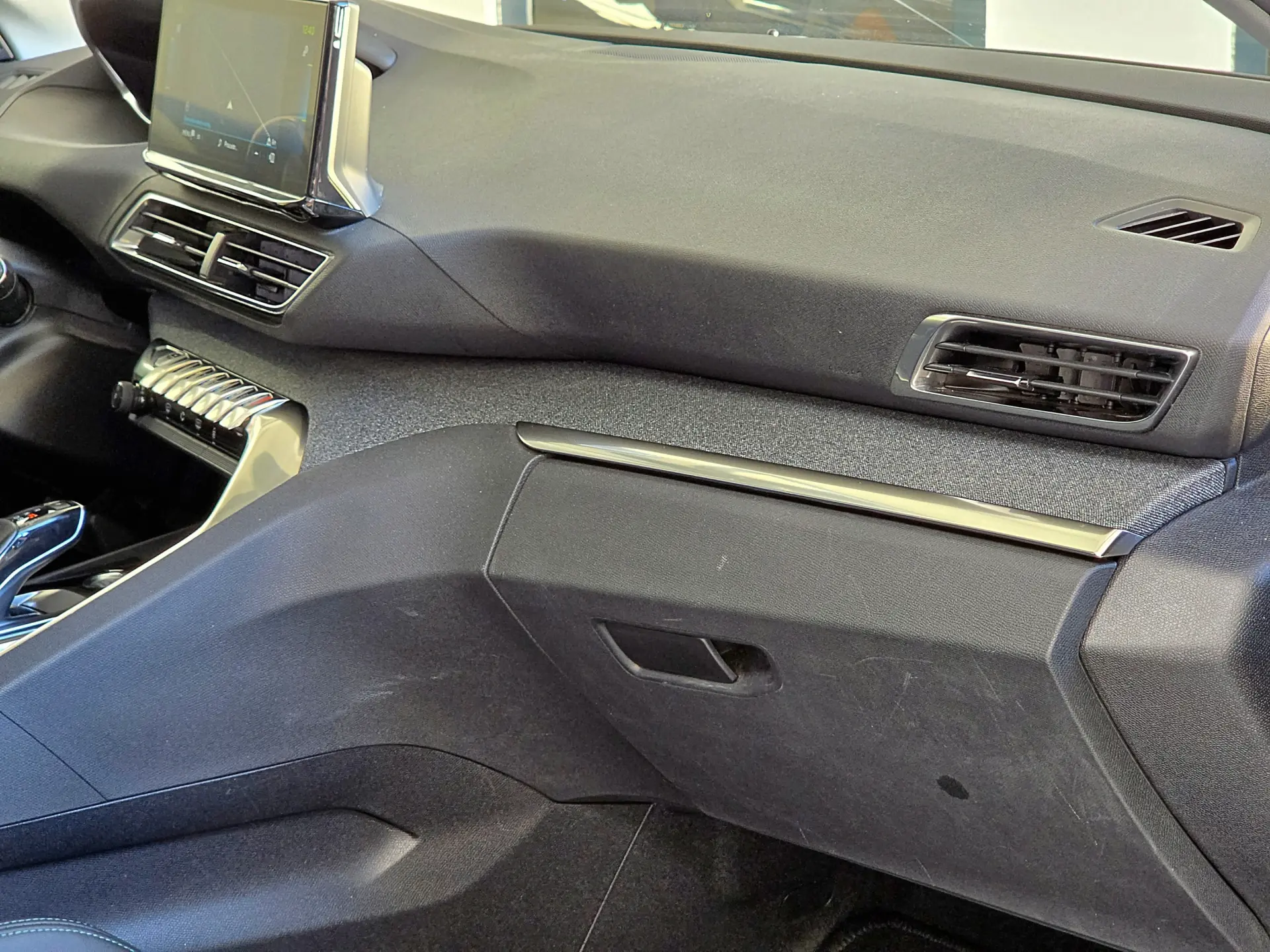 Peugeot 3008 1.6 Hybrid Allure e-EAT8 21