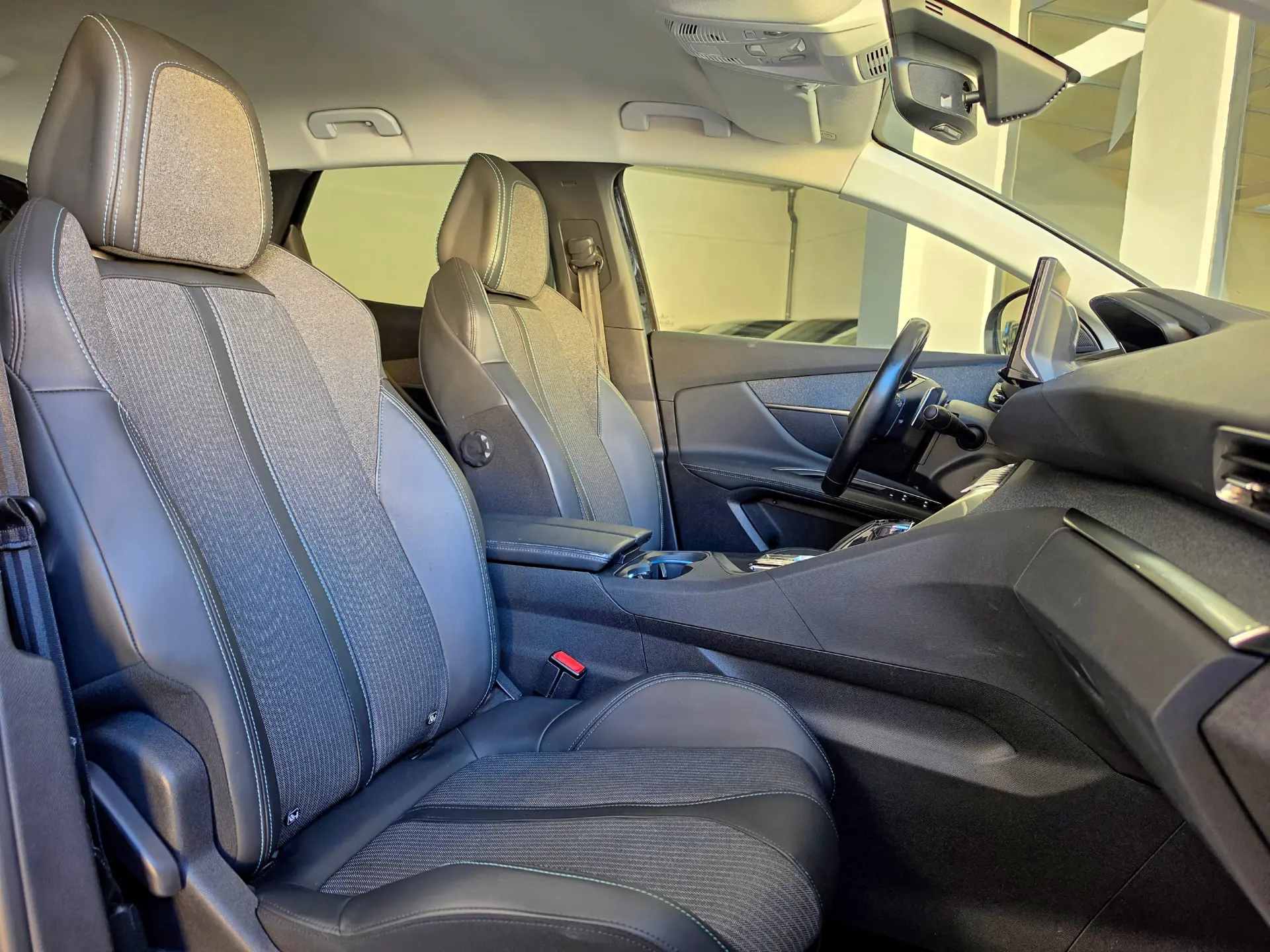 Peugeot 3008 1.6 Hybrid Allure e-EAT8 19
