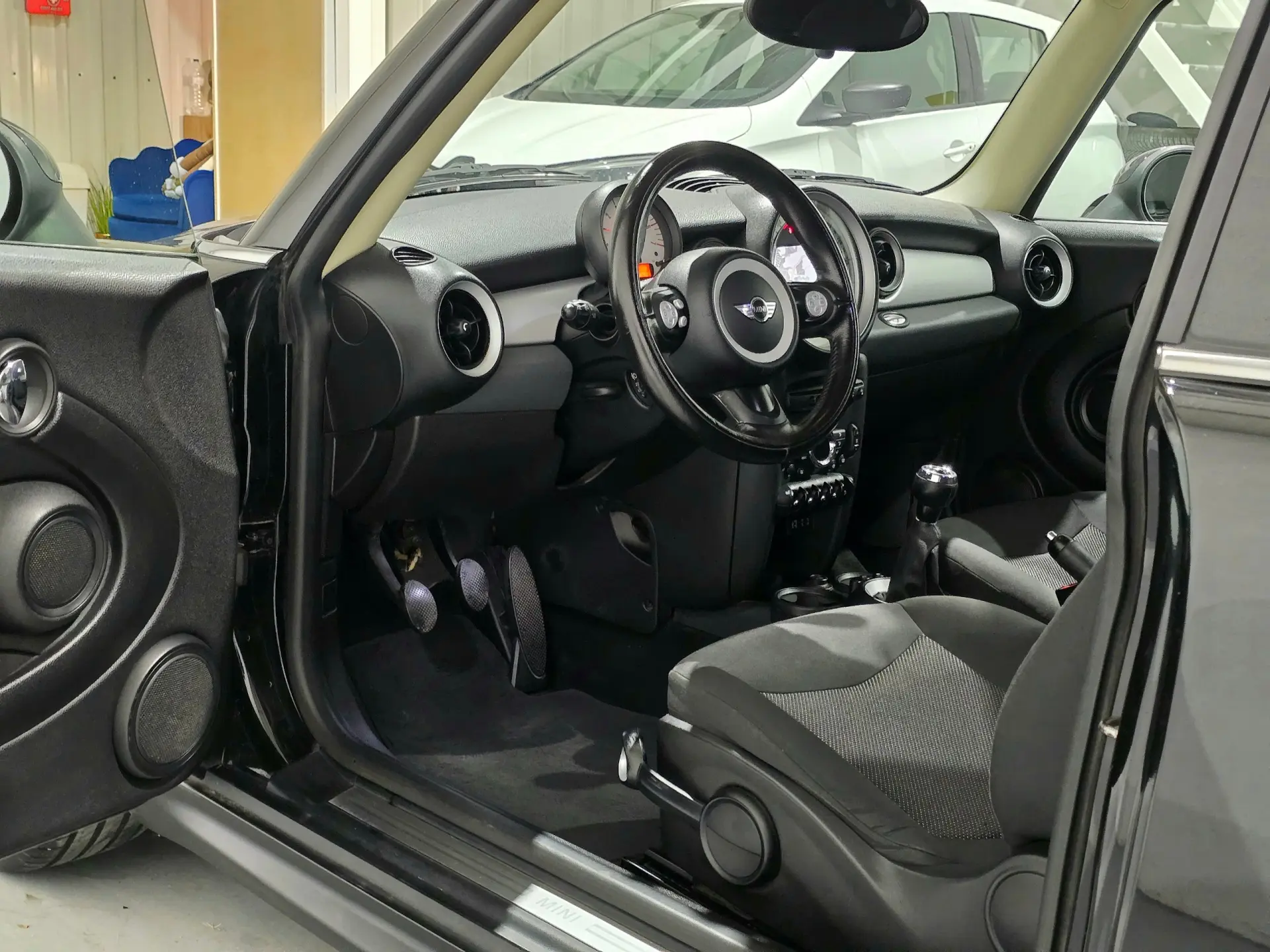 MINI 3 Portas One D 23