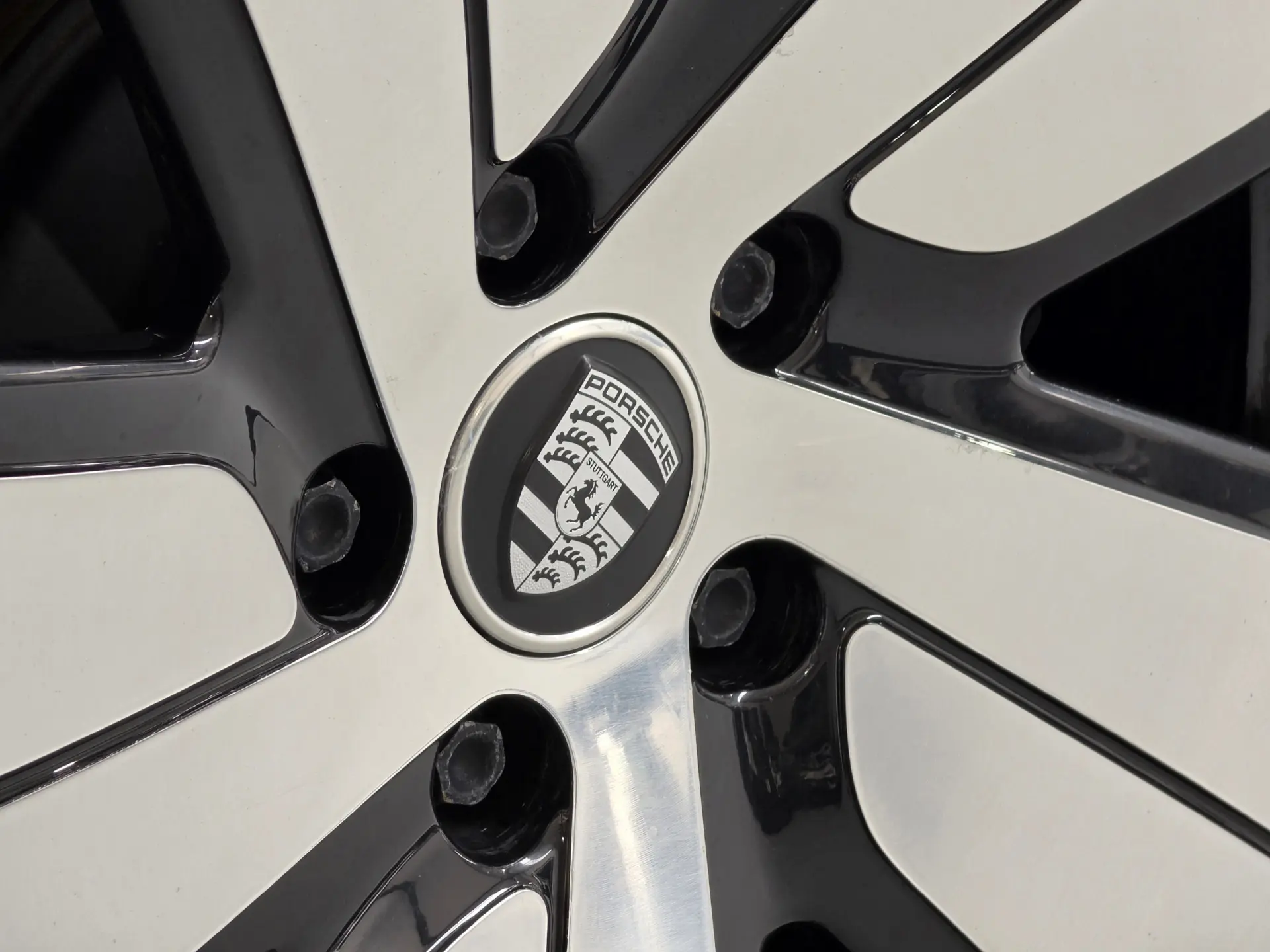 Porsche Taycan 4 15
