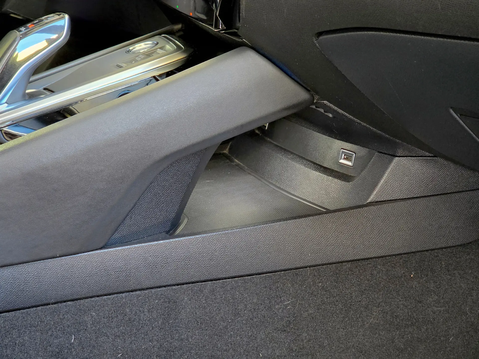 Peugeot 508 SW 1.6 Hybrid Allure e-EAT8 28