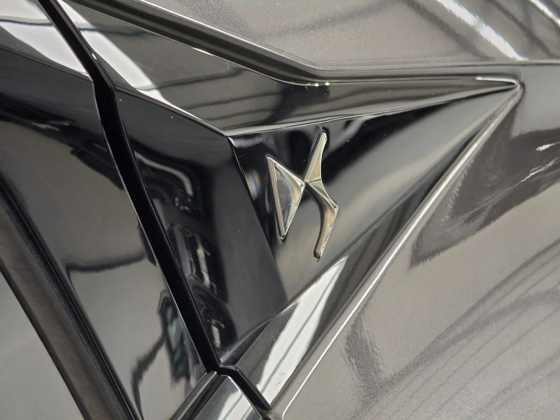 DS DS4 E-TENSE 225 PERFORMANCE LINE+ 19