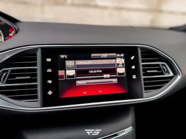 Peugeot 308 1.6 e-THP GTi 33