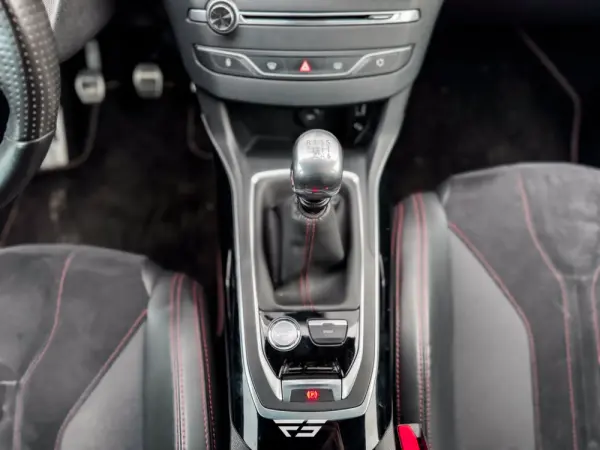 Peugeot 308 1.6 e-THP GTi 26