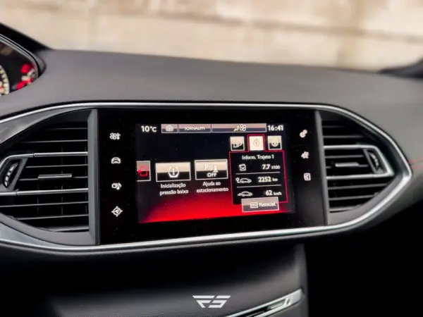 Peugeot 308 1.6 e-THP GTi 32