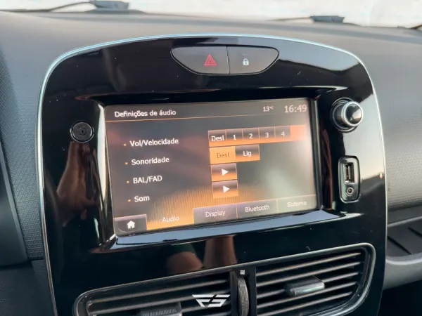 Renault Clio 0.9 TCE Limited 37