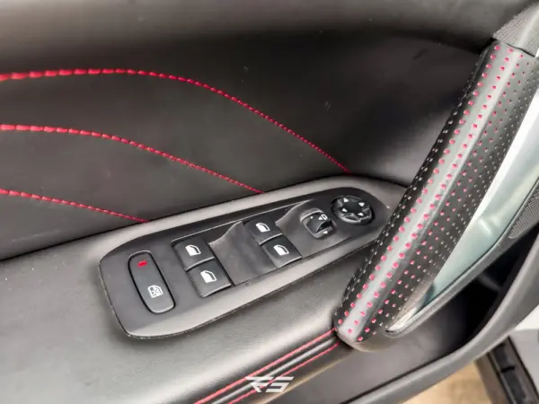 Peugeot 308 1.6 e-THP GTi 18