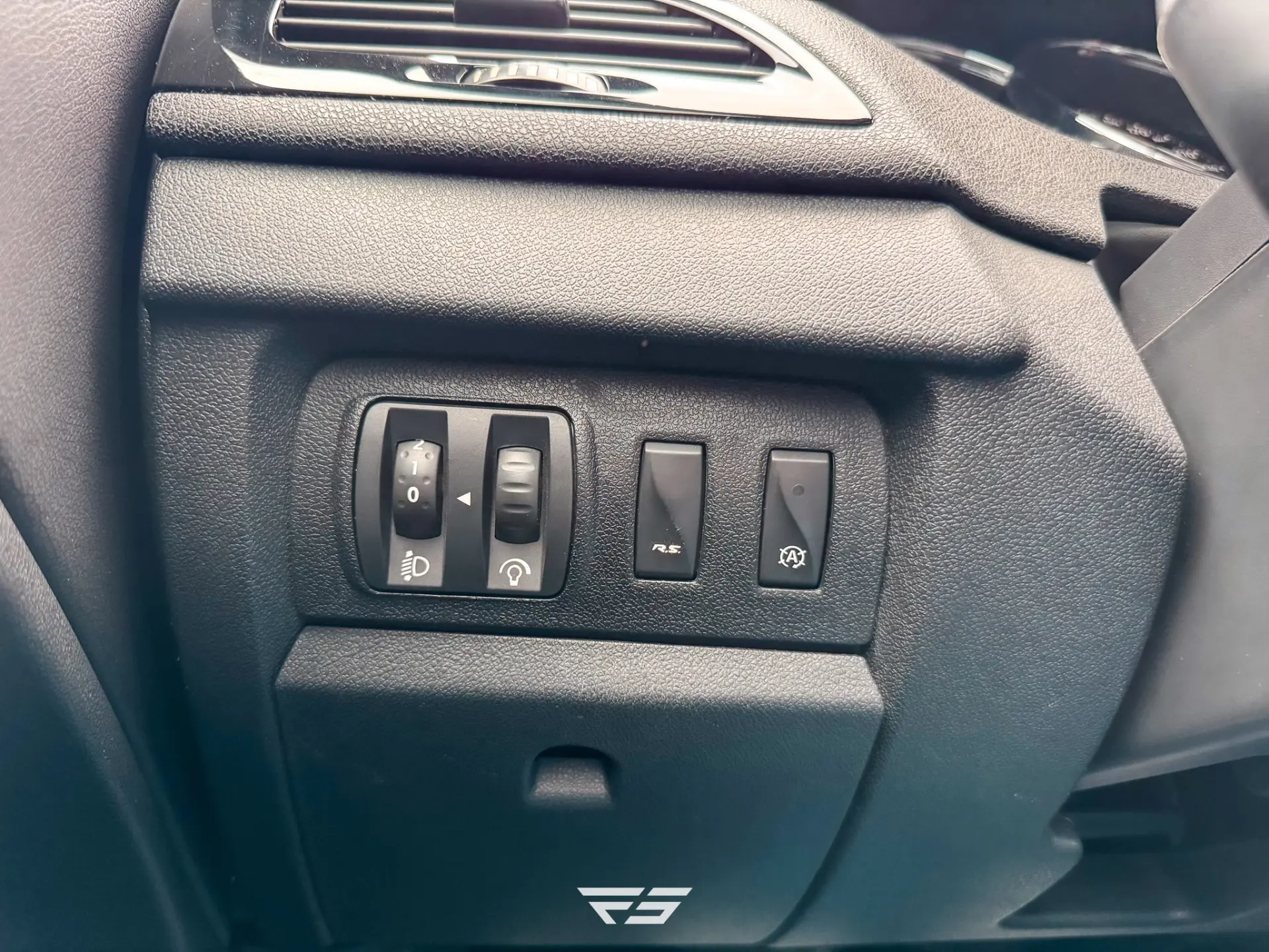 Renault Mégane Coupe TCe 275 Sport 27