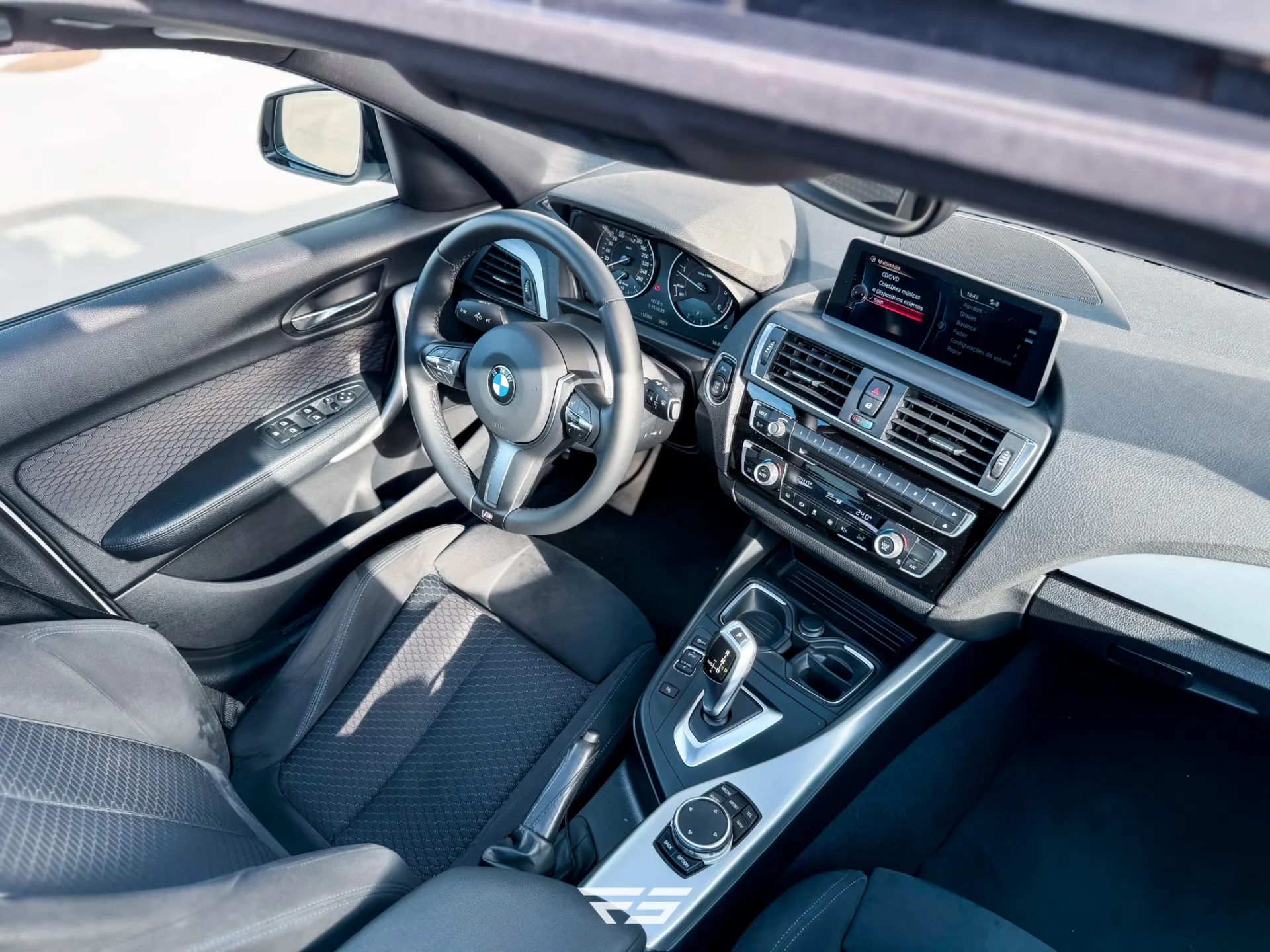 BMW 118 d Pack M Auto 23