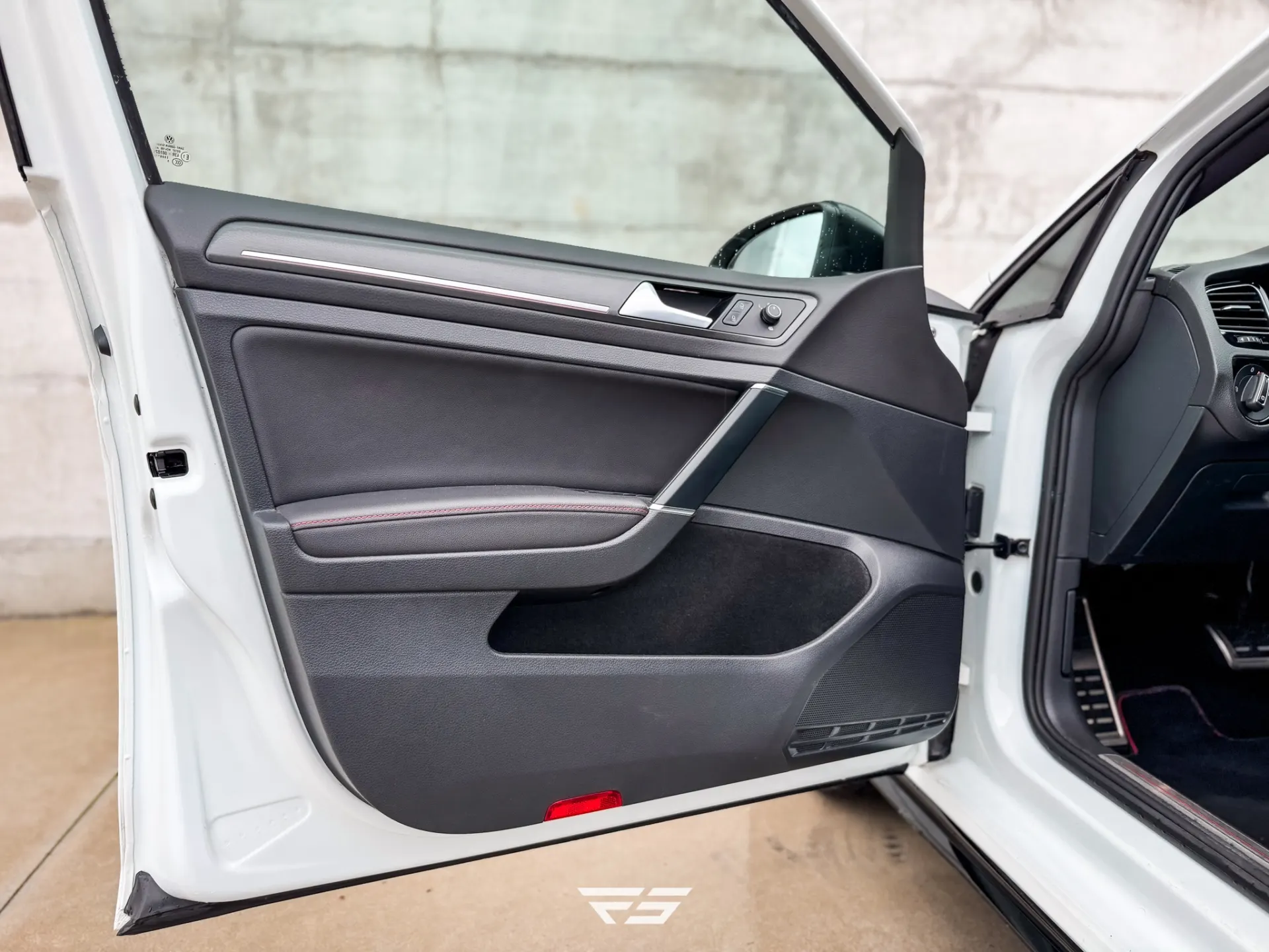 Volkswagen Golf 2.0 TSI GTi TCR DSG 25