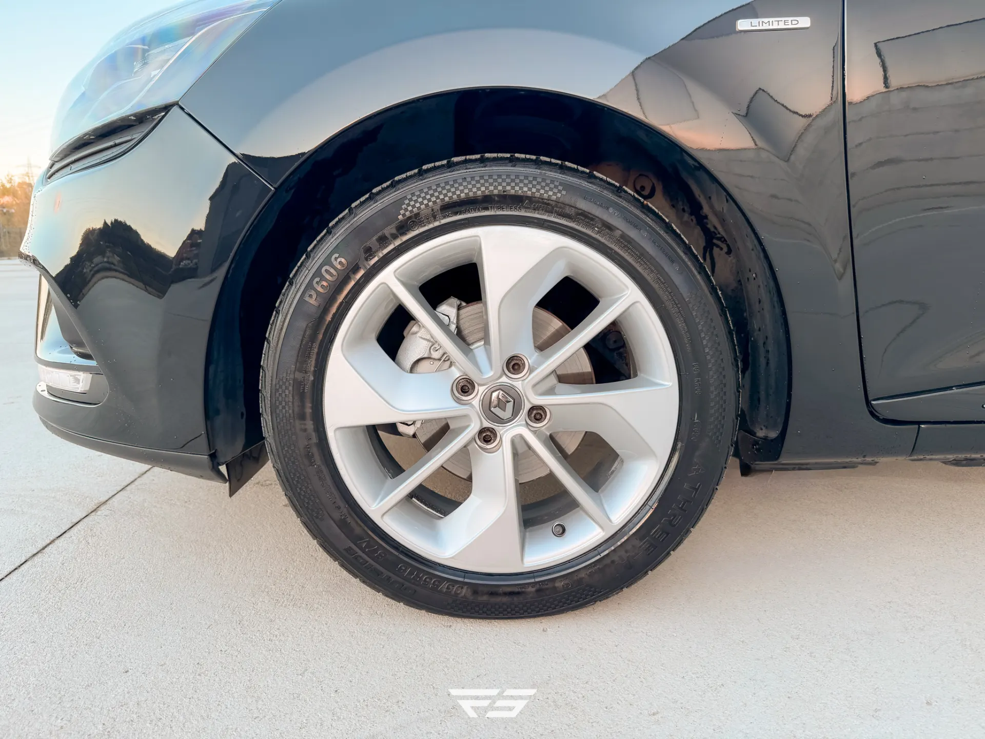 Renault Clio 0.9 TCE Limited 8