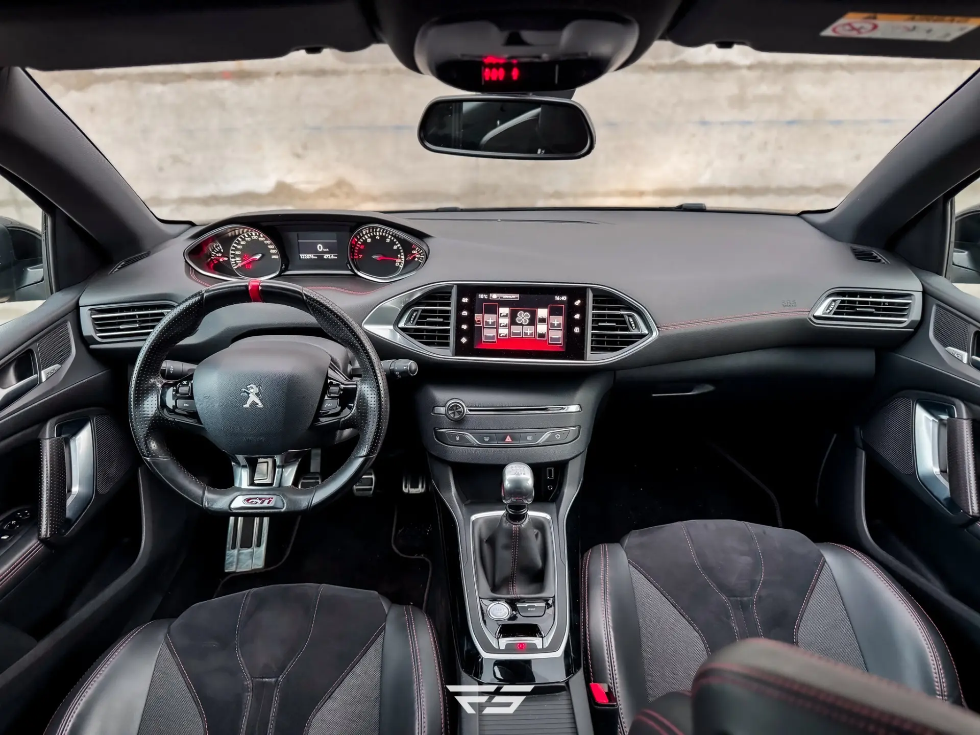 Peugeot 308 1.6 e-THP GTi 23